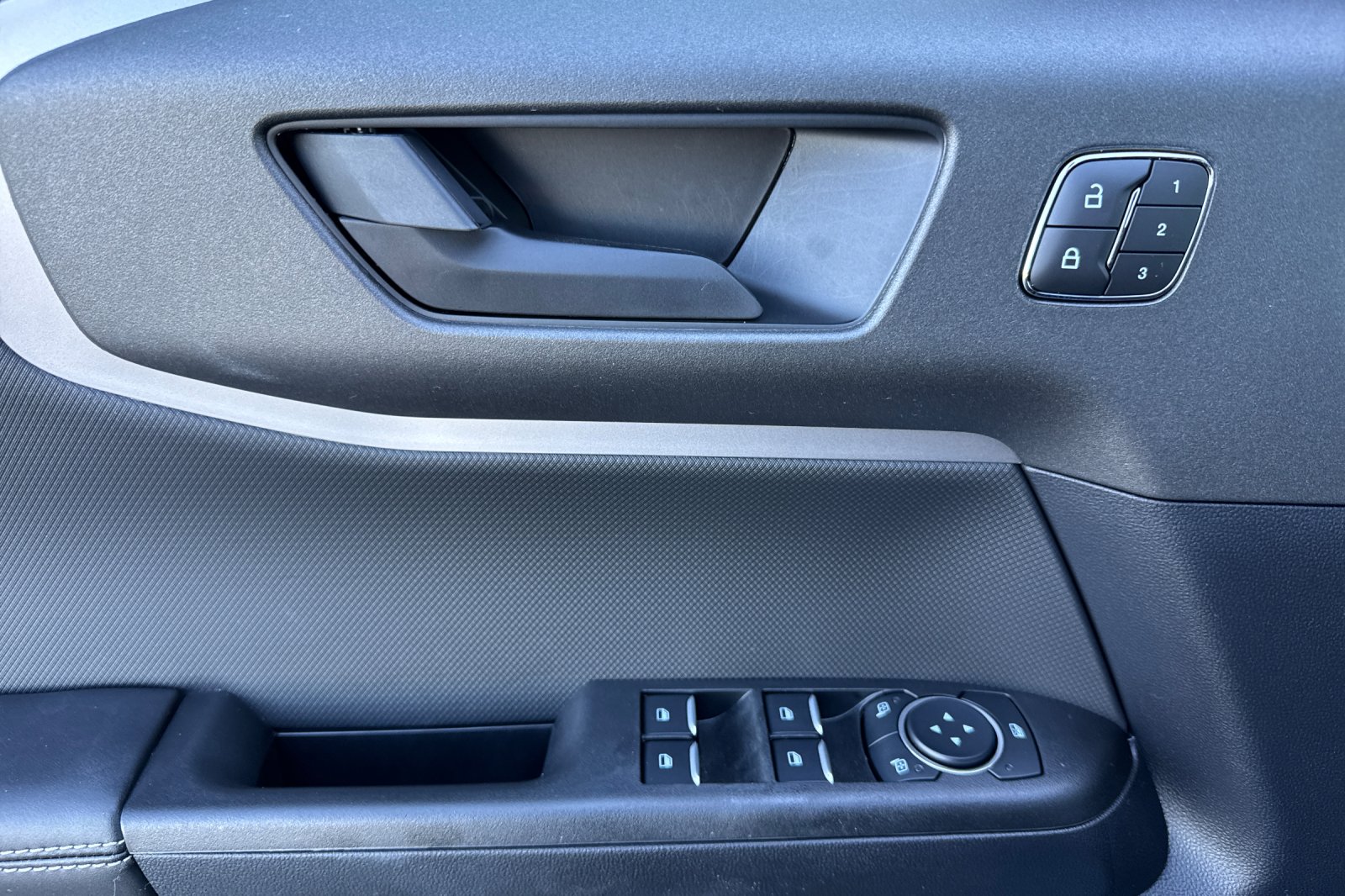 New 2025 Blue Metallic Ford Outer Banks® image 16