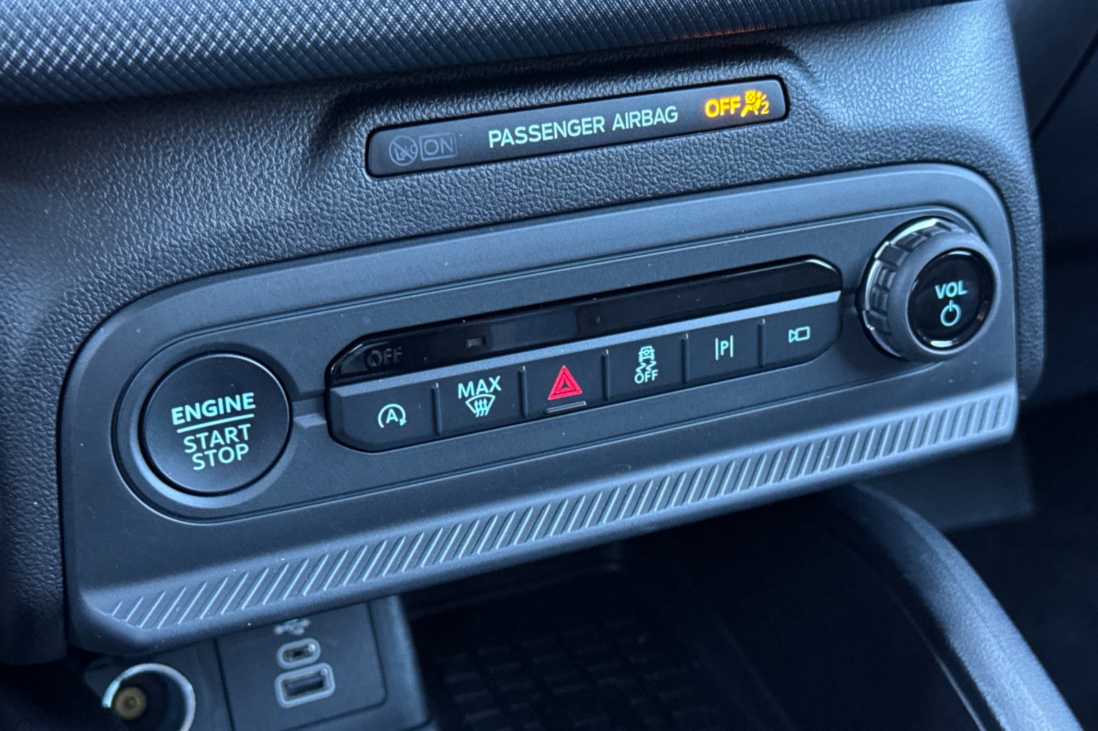 New 2025 Blue Metallic Ford Outer Banks® image 25