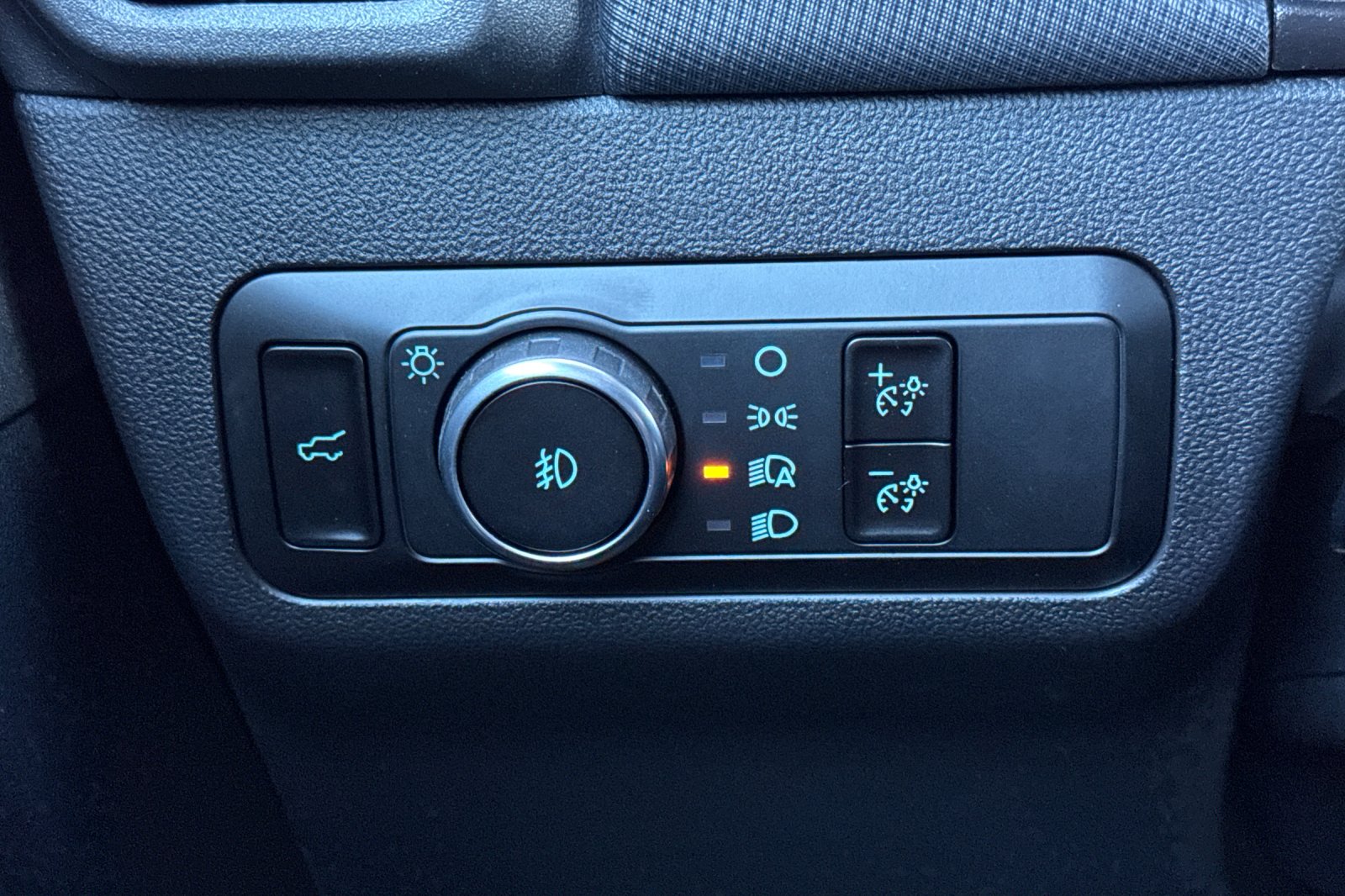 New 2025 Blue Metallic Ford Outer Banks® image 31