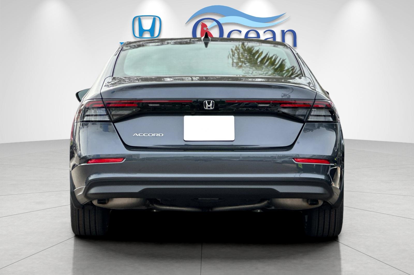 New 2026 Meteorite Gray Metallic Honda SE image 4