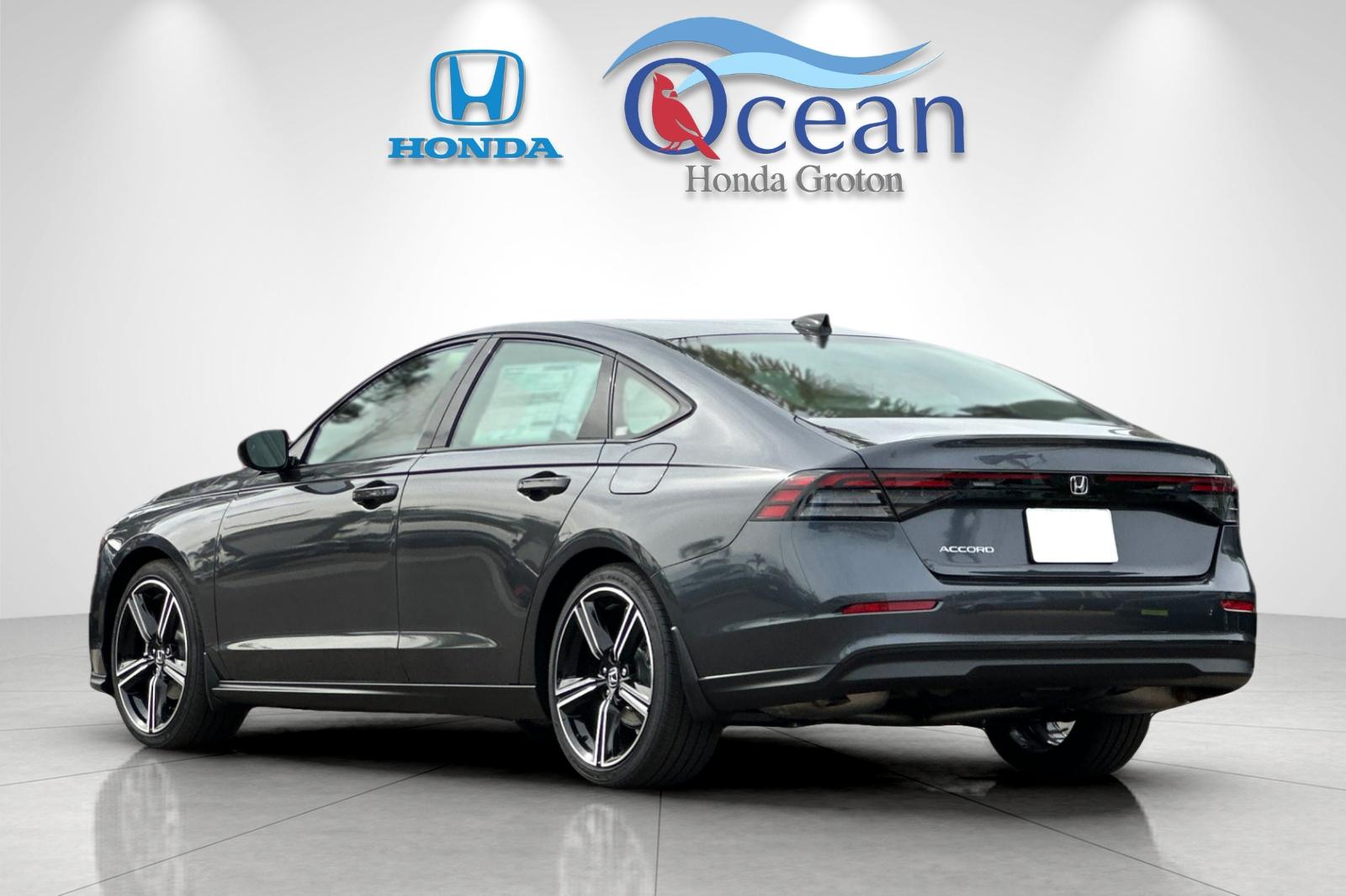 New 2026 Meteorite Gray Metallic Honda SE image 3