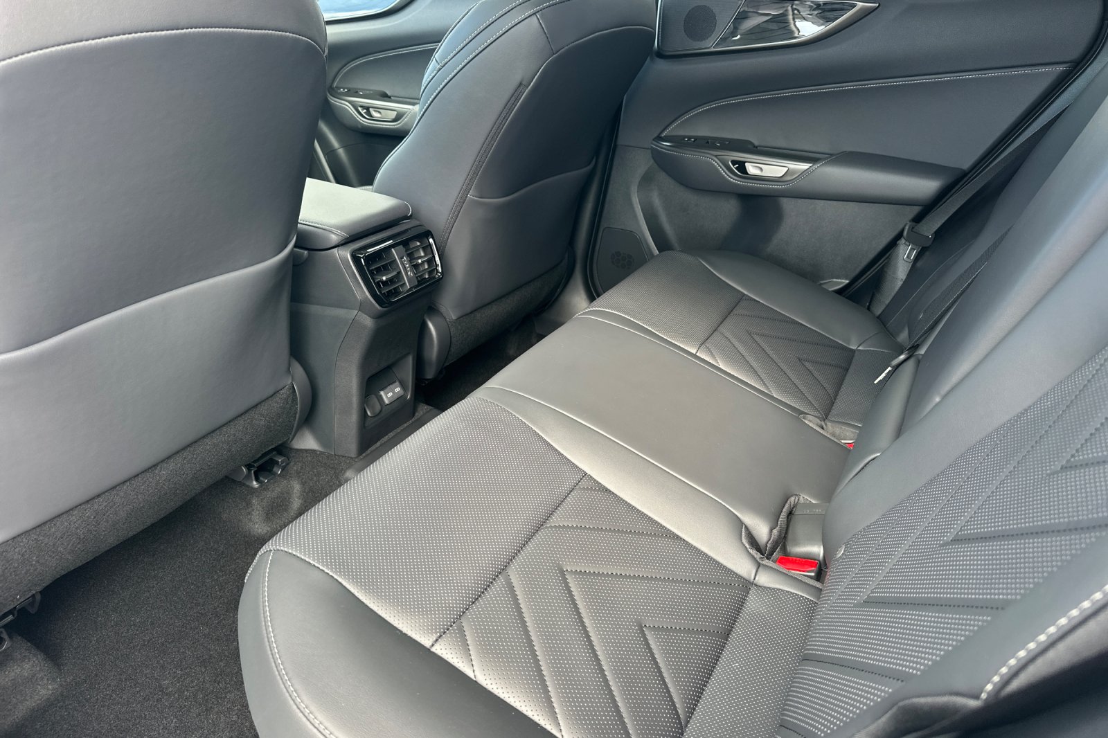 New 2026 Ultra White Lexus NX 450h+ PREMIUM AWD image 12