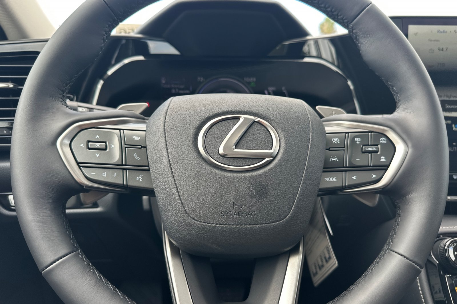 New 2026 Ultra White Lexus NX 450h+ PREMIUM AWD image 24