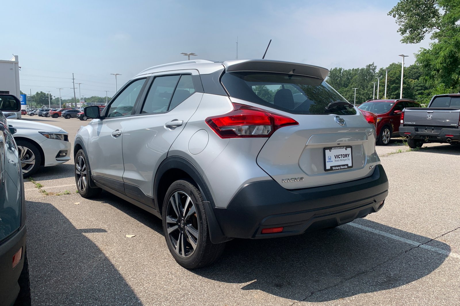 Used 2018 Nissan Kicks SV with VIN 3N1CP5CUXJL542024 for sale in Michigan City, IN