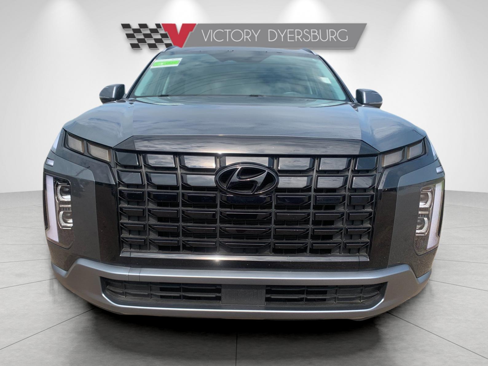 Used 2025 Graphite Hyundai SEL image 9