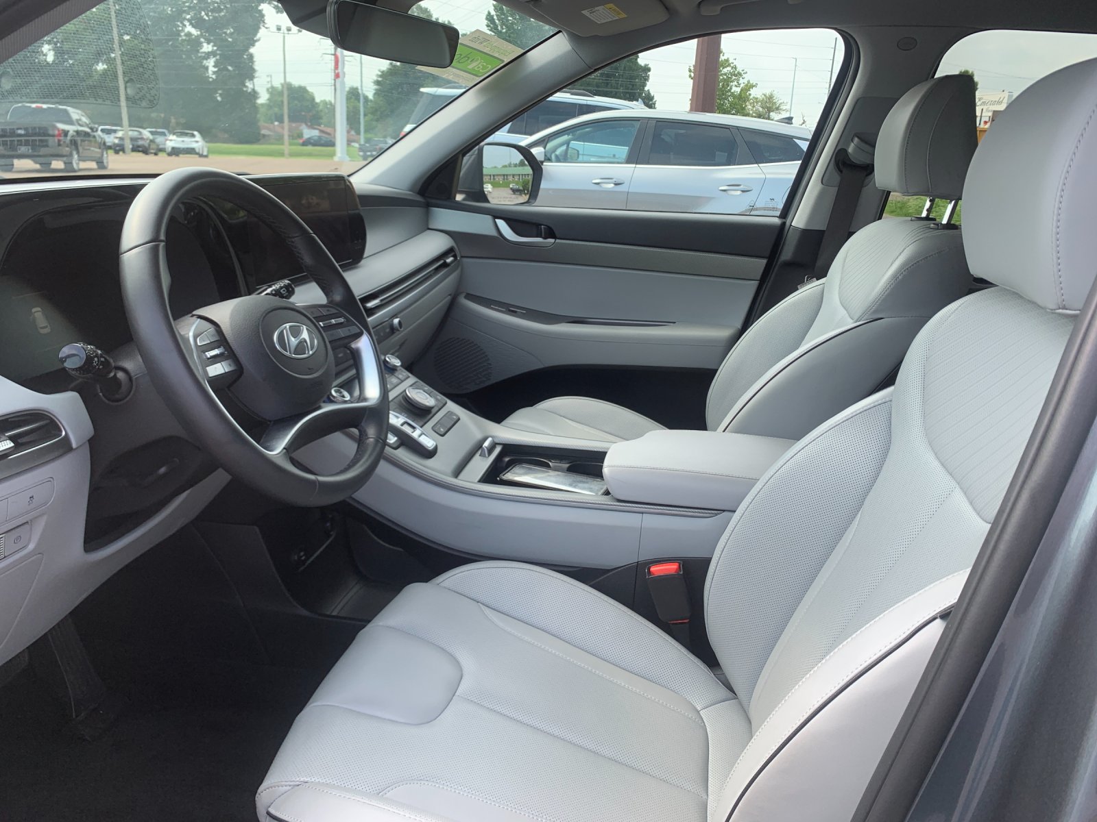 Used 2025 Graphite Hyundai SEL image 12
