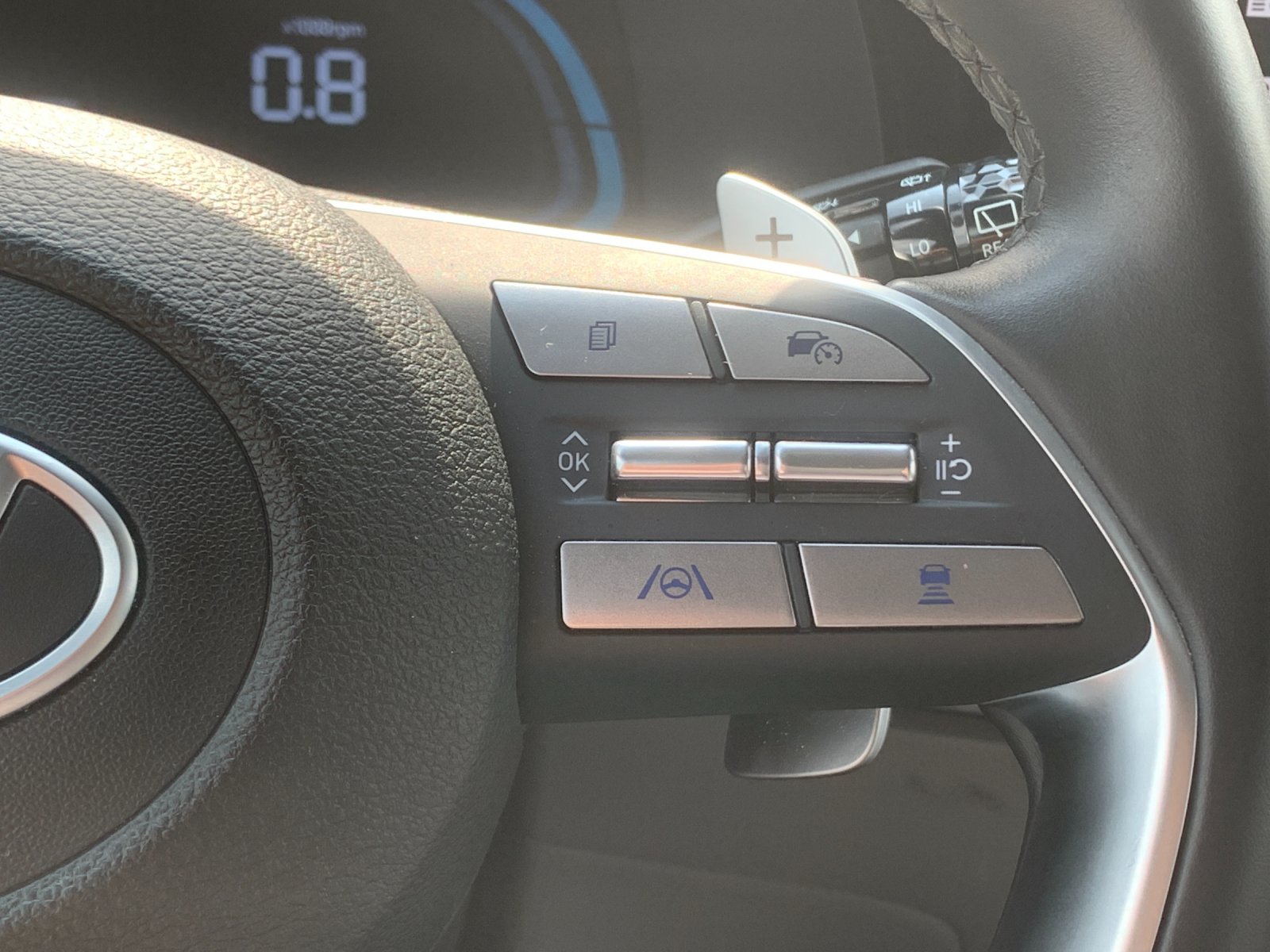 Used 2025 Graphite Hyundai SEL image 31
