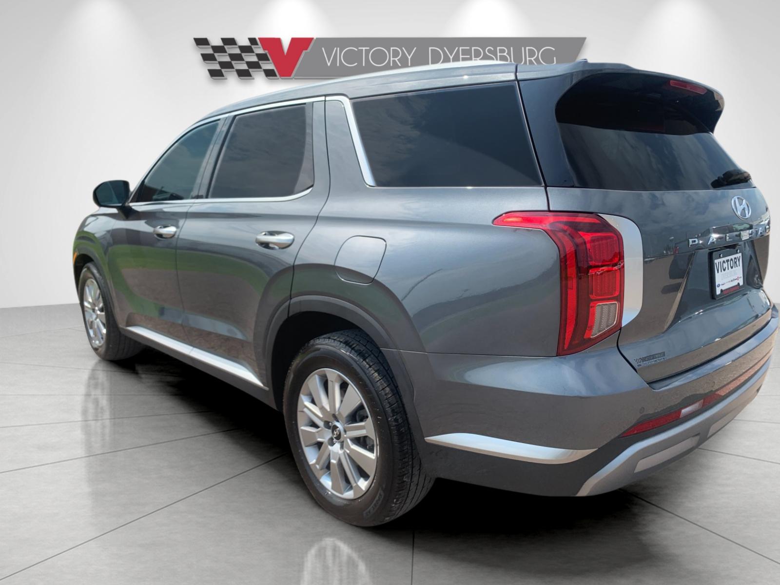 Used 2025 Graphite Hyundai SEL image 6