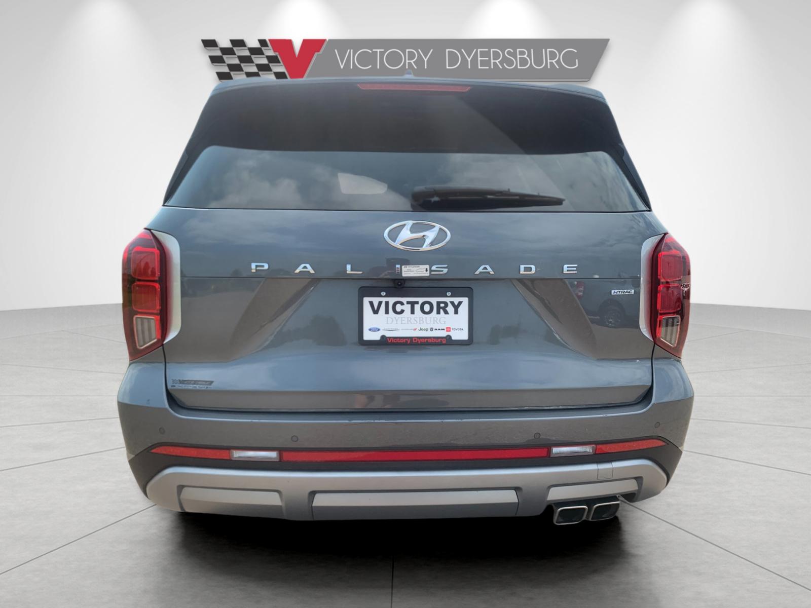 Used 2025 Graphite Hyundai SEL image 5