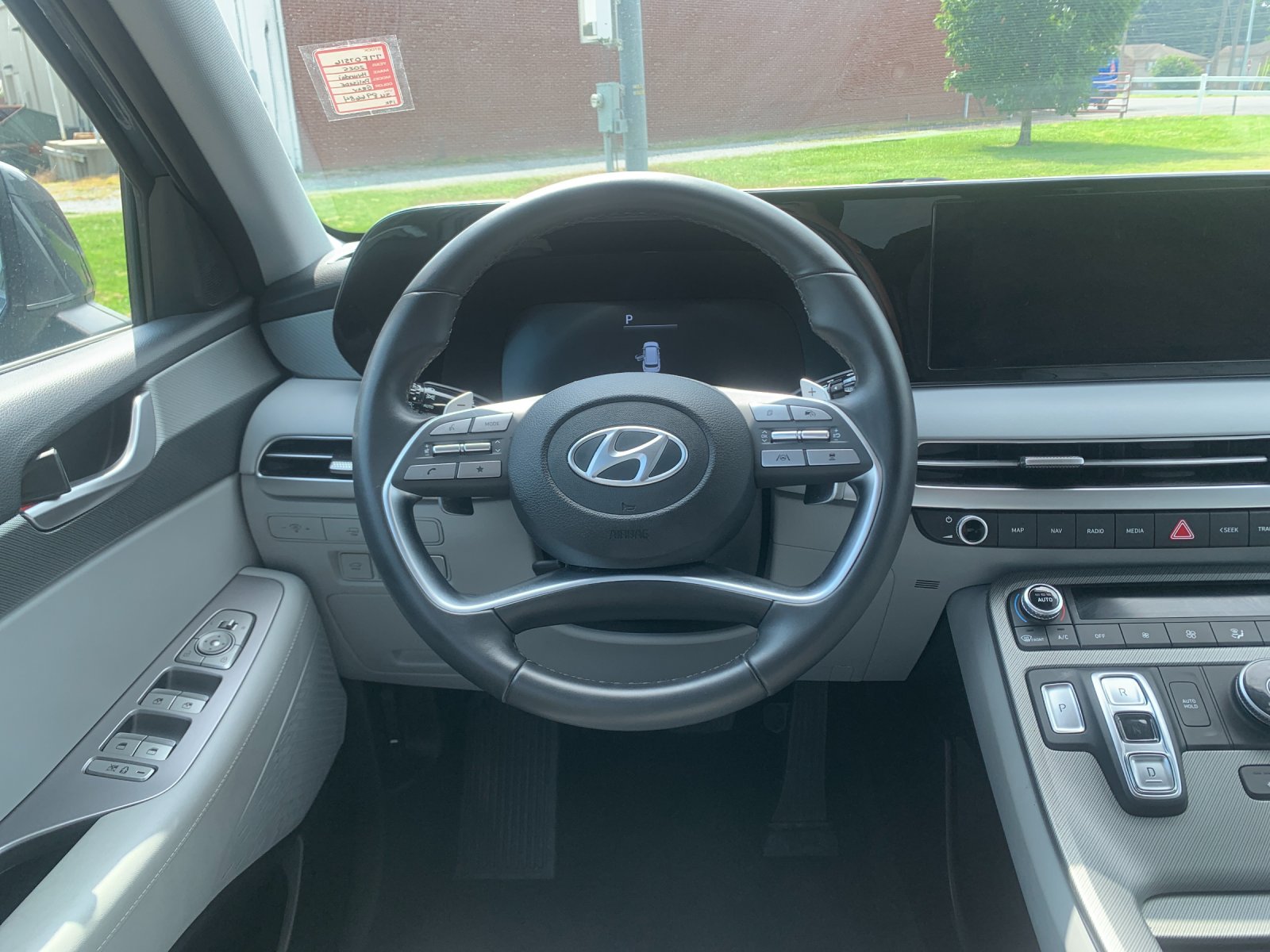 Used 2025 Graphite Hyundai SEL image 18