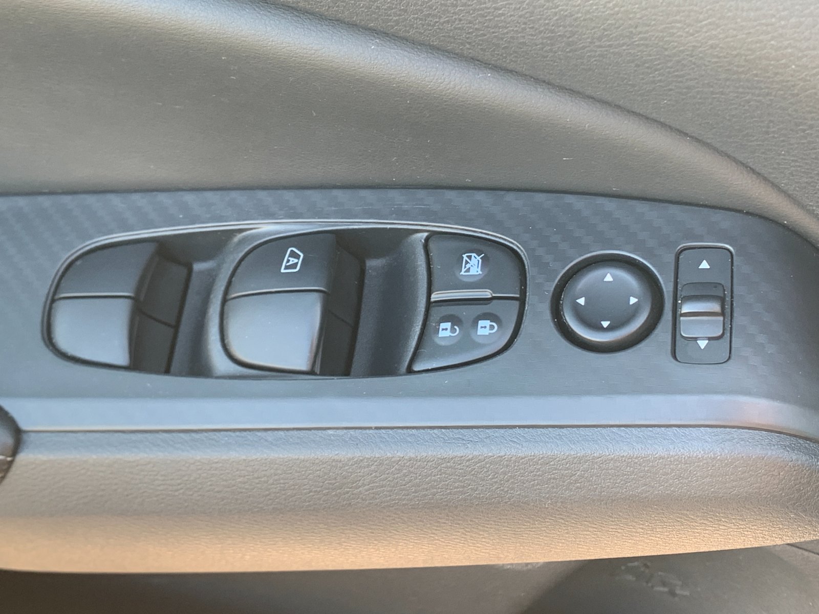 Used 2025 Gun Metallic Nissan 2.5 SV image 14