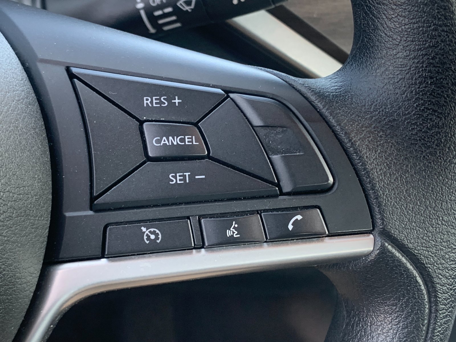 Used 2025 Gun Metallic Nissan 2.5 SV image 29