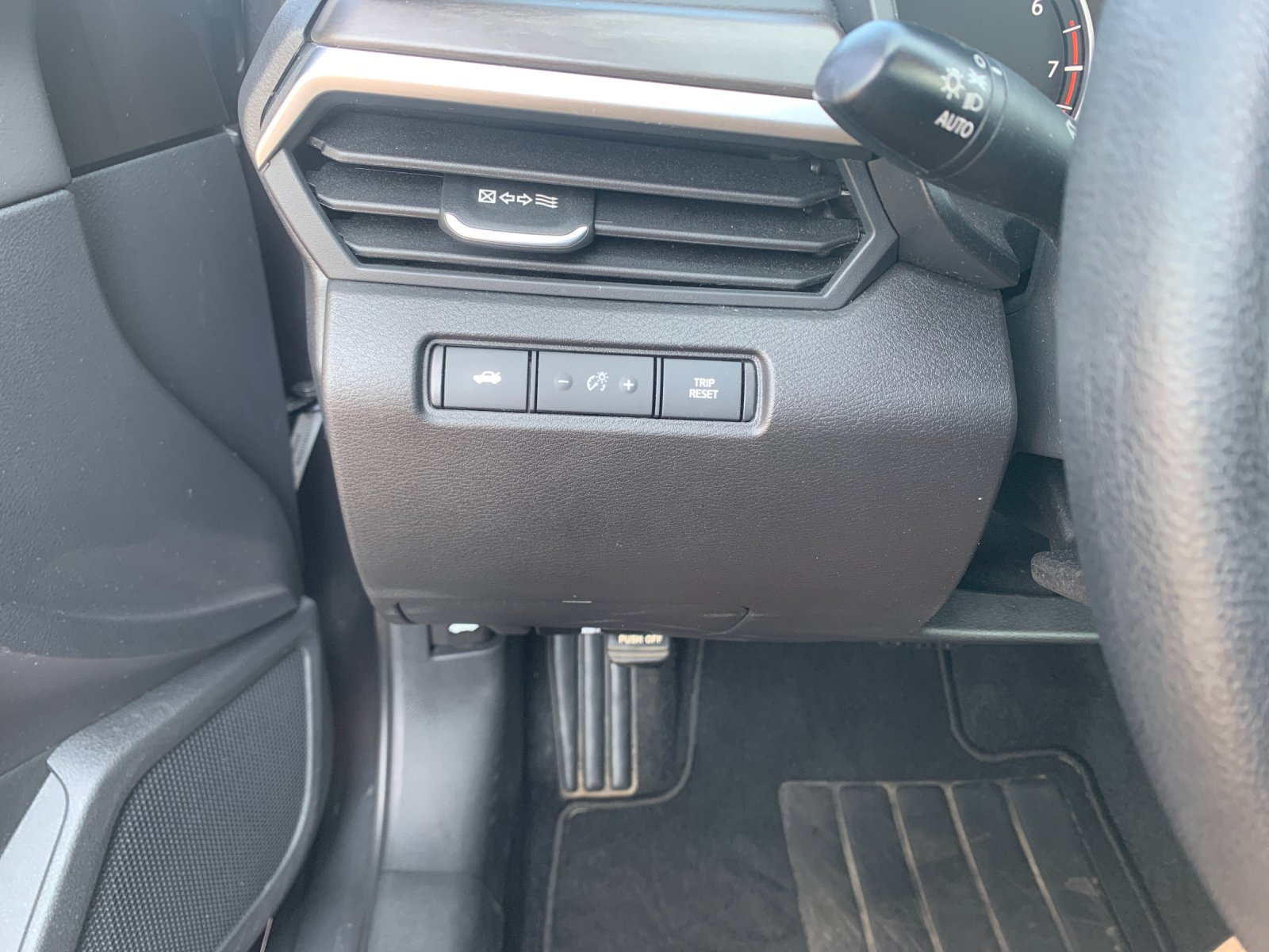 Used 2025 Gun Metallic Nissan 2.5 SV image 32