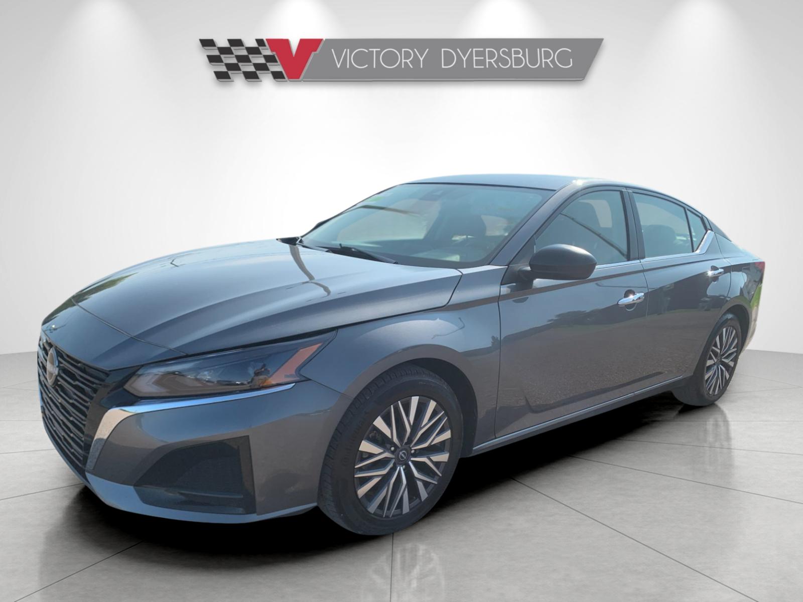 Used 2025 Gun Metallic Nissan 2.5 SV image 8