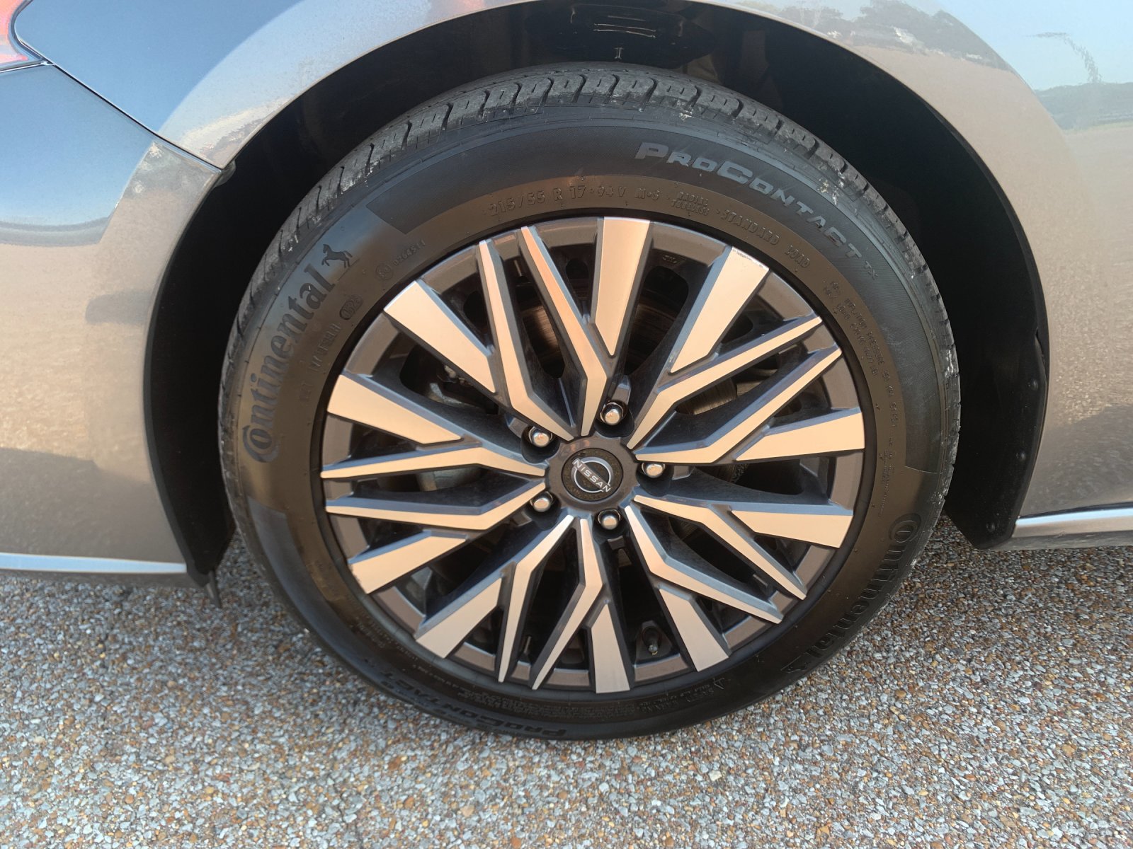 Used 2025 Gun Metallic Nissan 2.5 SV image 33