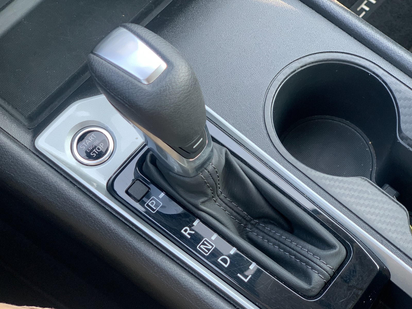 Used 2025 Gun Metallic Nissan 2.5 SV image 25