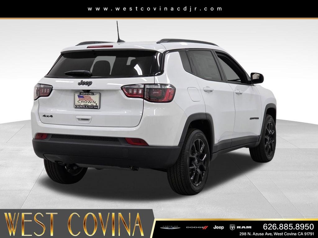 New 2026 Bright White Clear-Coat Exterior Paint Jeep Latitude image 5