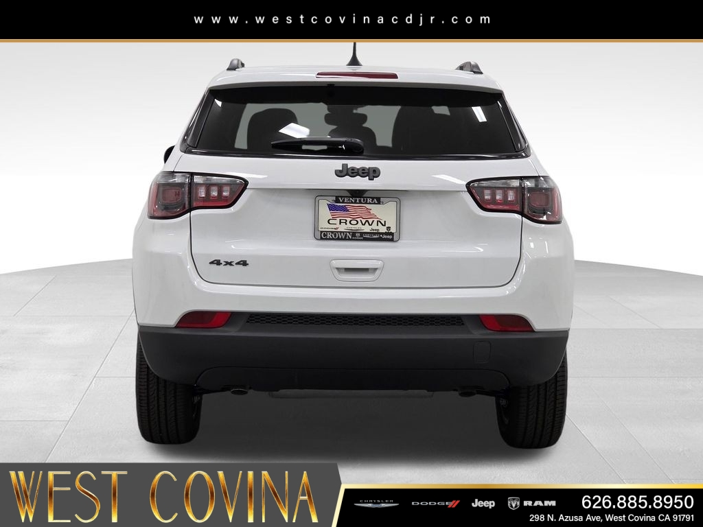 New 2026 Bright White Clear-Coat Exterior Paint Jeep Latitude image 6