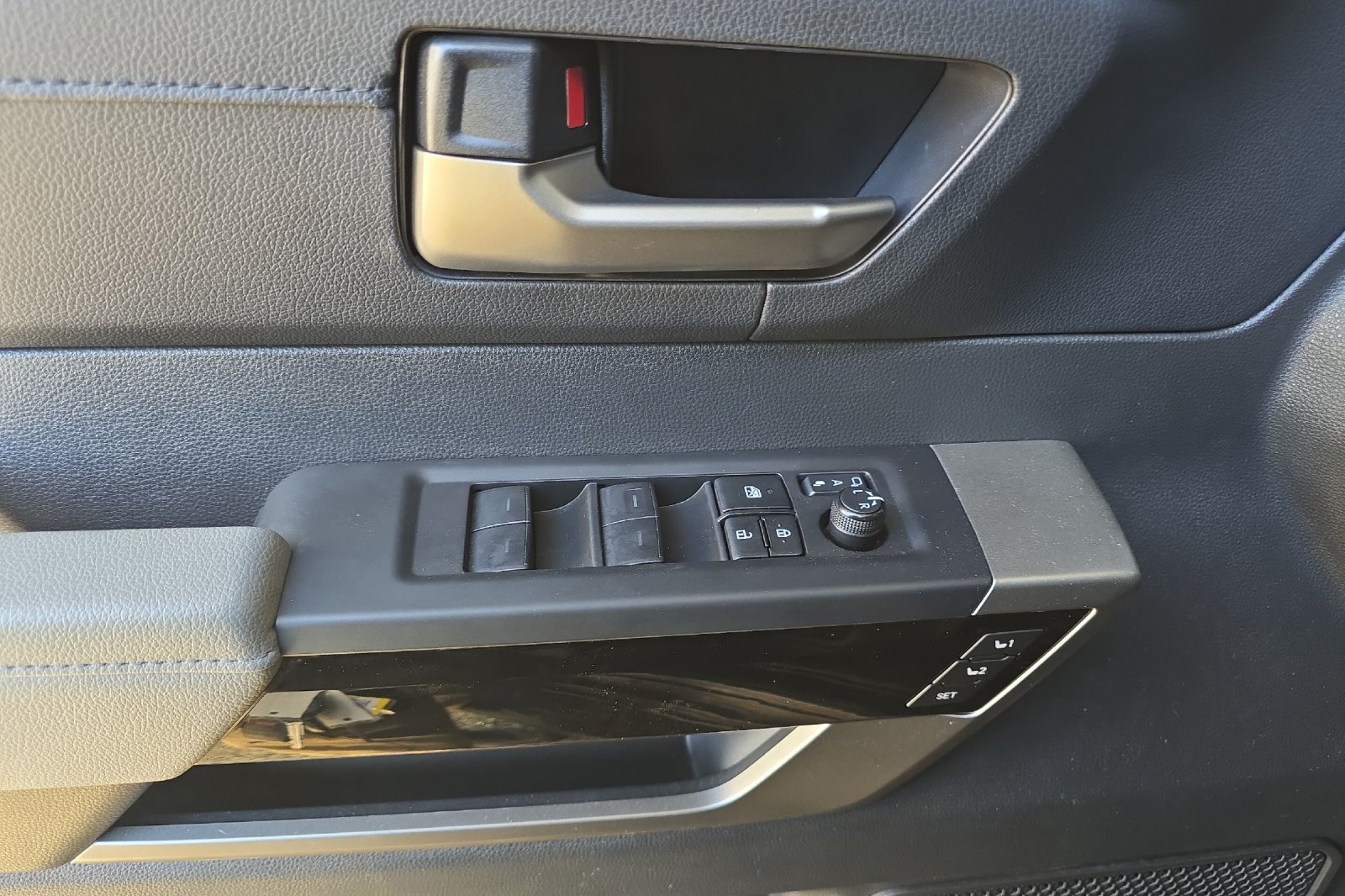 Used 2025 Gray Toyota Limited image 8