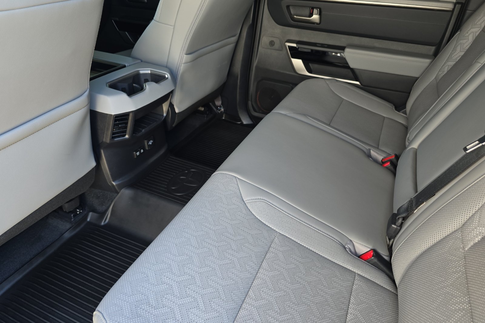 Used 2025 Gray Toyota Limited image 9