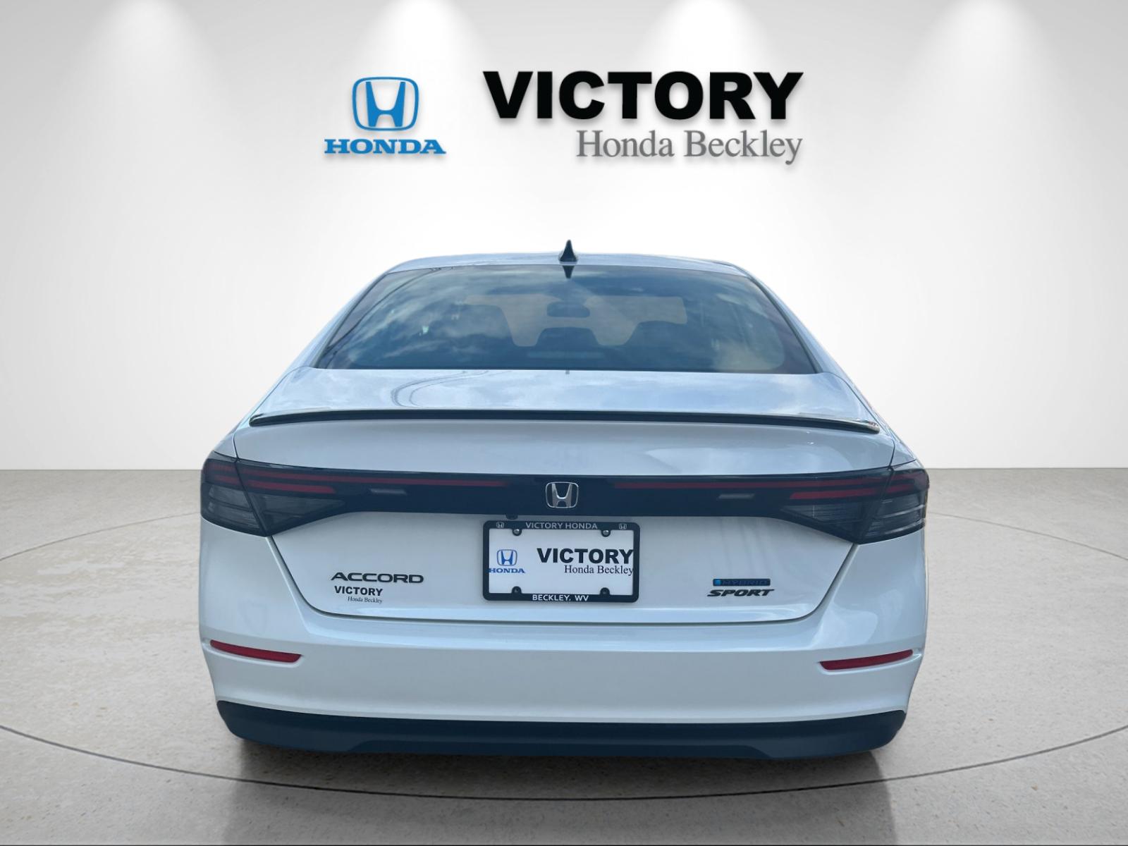 New 2026 Platinum White Pearl Honda Sport Hybrid image 4