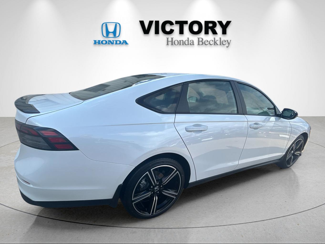 New 2026 Platinum White Pearl Honda Sport Hybrid image 5