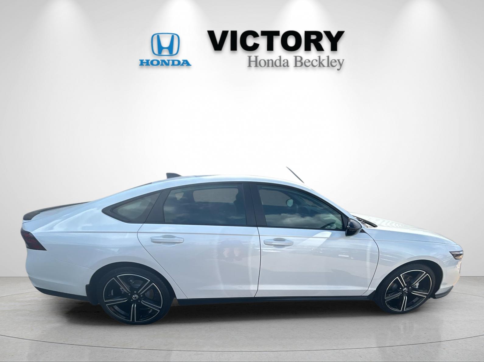 New 2026 Platinum White Pearl Honda Sport Hybrid image 6