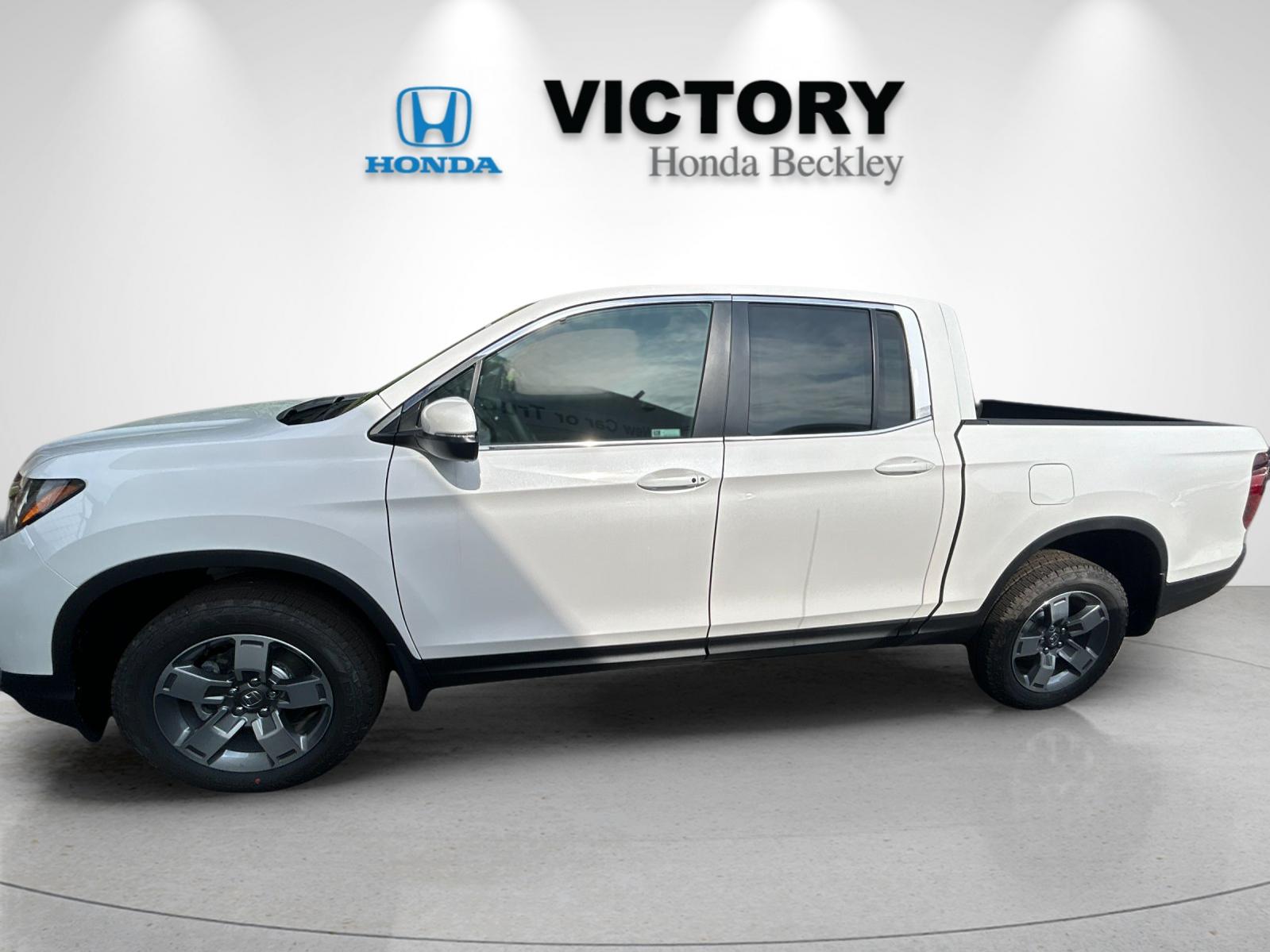 New 2026 Platinum White Pearl Honda RTL image 2