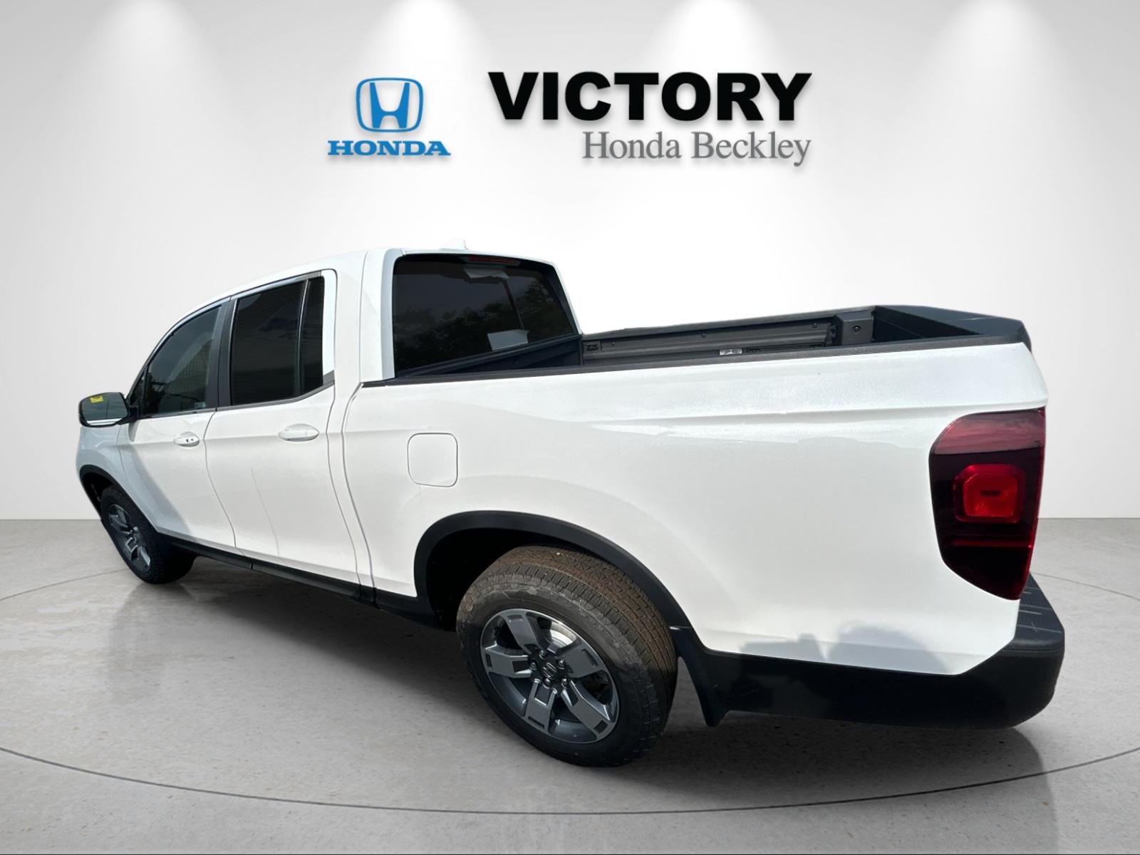 New 2026 Platinum White Pearl Honda RTL image 3