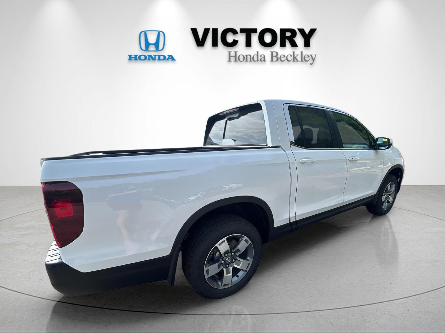 New 2026 Platinum White Pearl Honda RTL image 5
