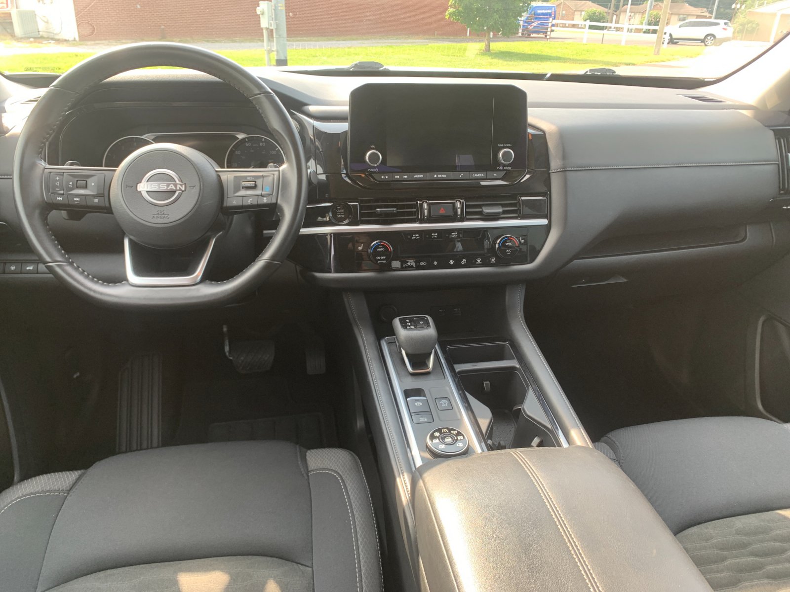 Used 2025 Silver Nissan SV image 17