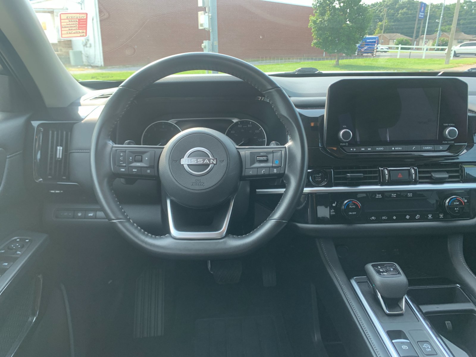 Used 2025 Silver Nissan SV image 18