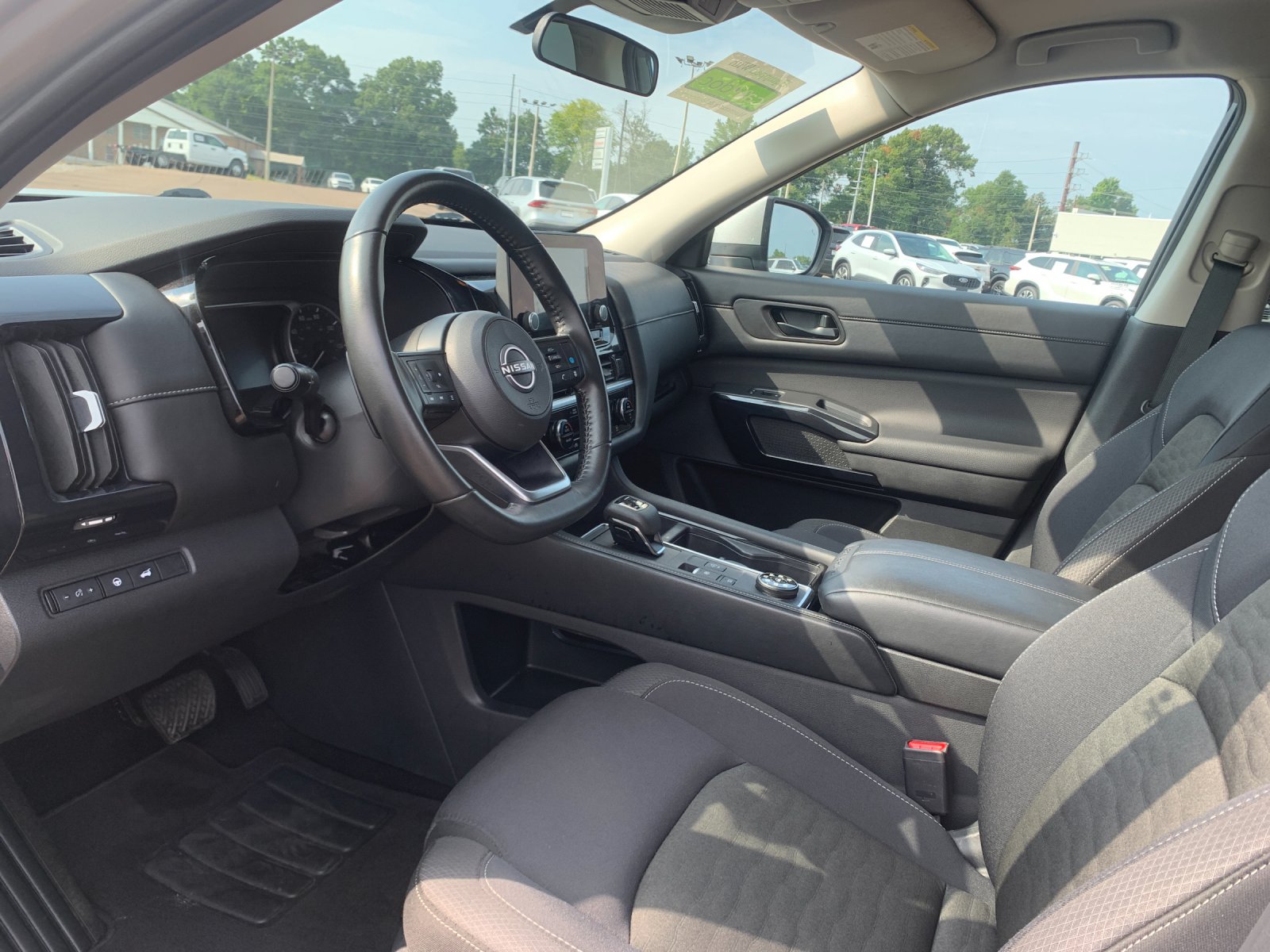 Used 2025 Silver Nissan SV image 12