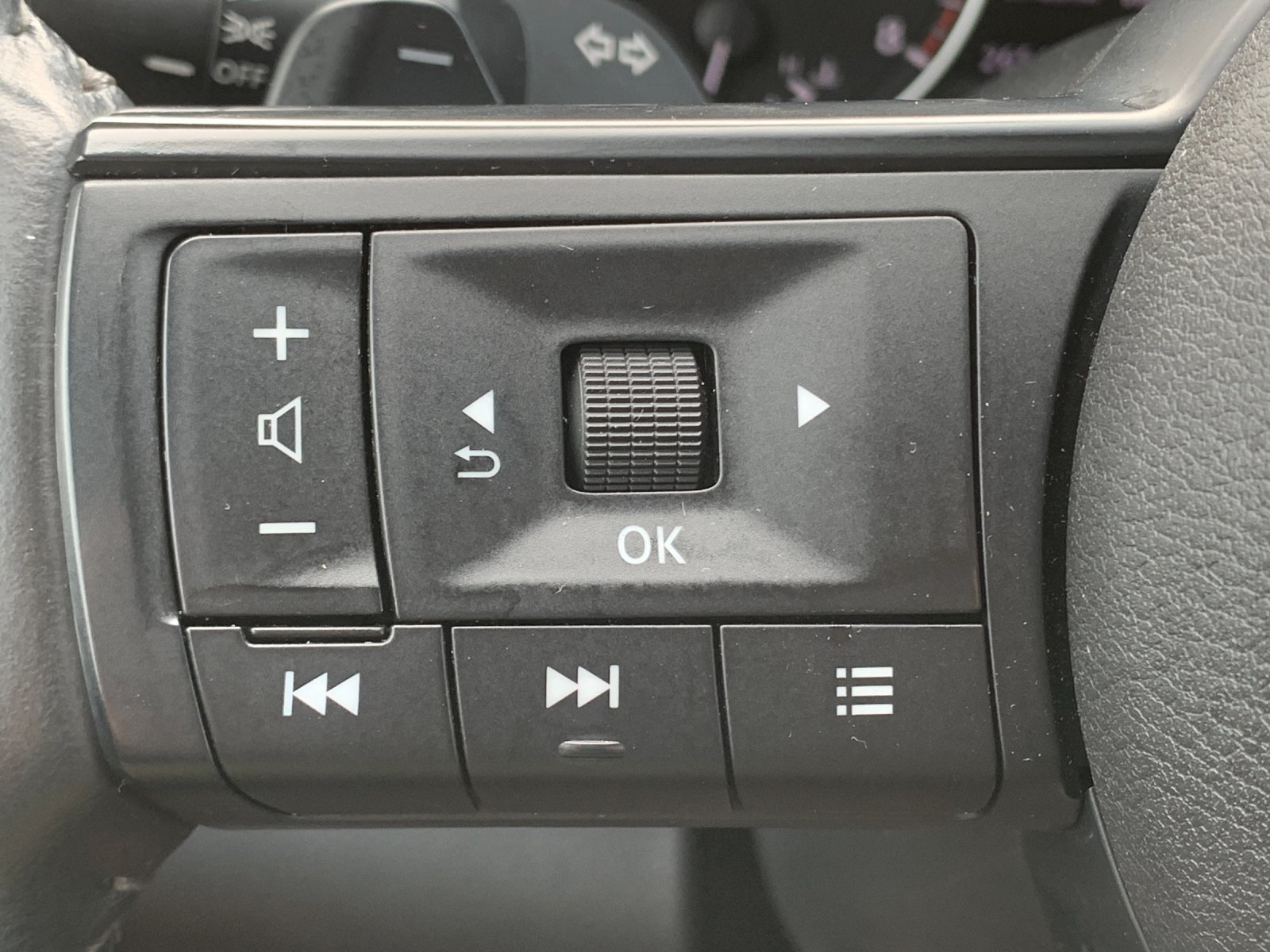 Used 2025 Silver Nissan SV image 30
