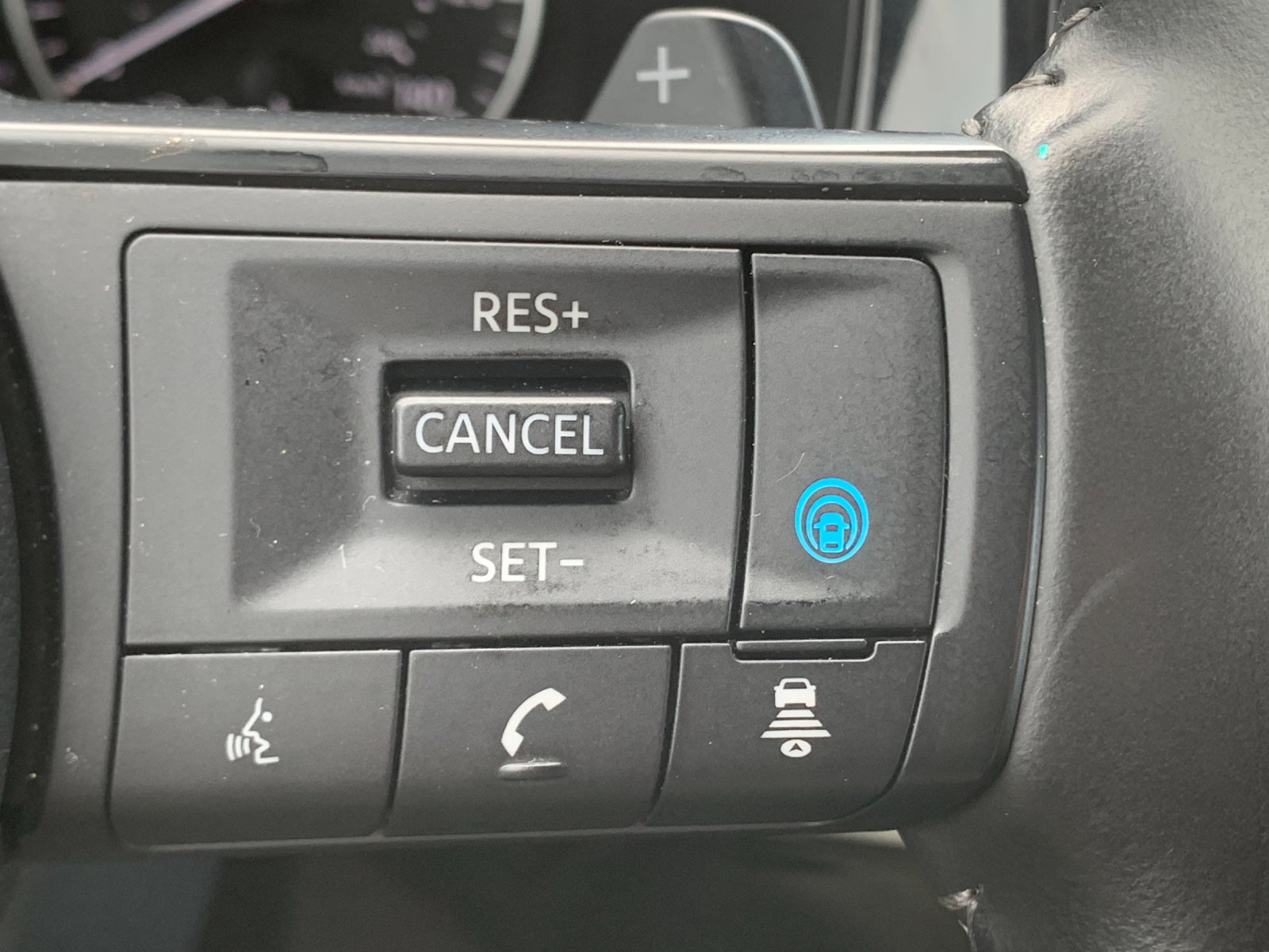 Used 2025 Silver Nissan SV image 31