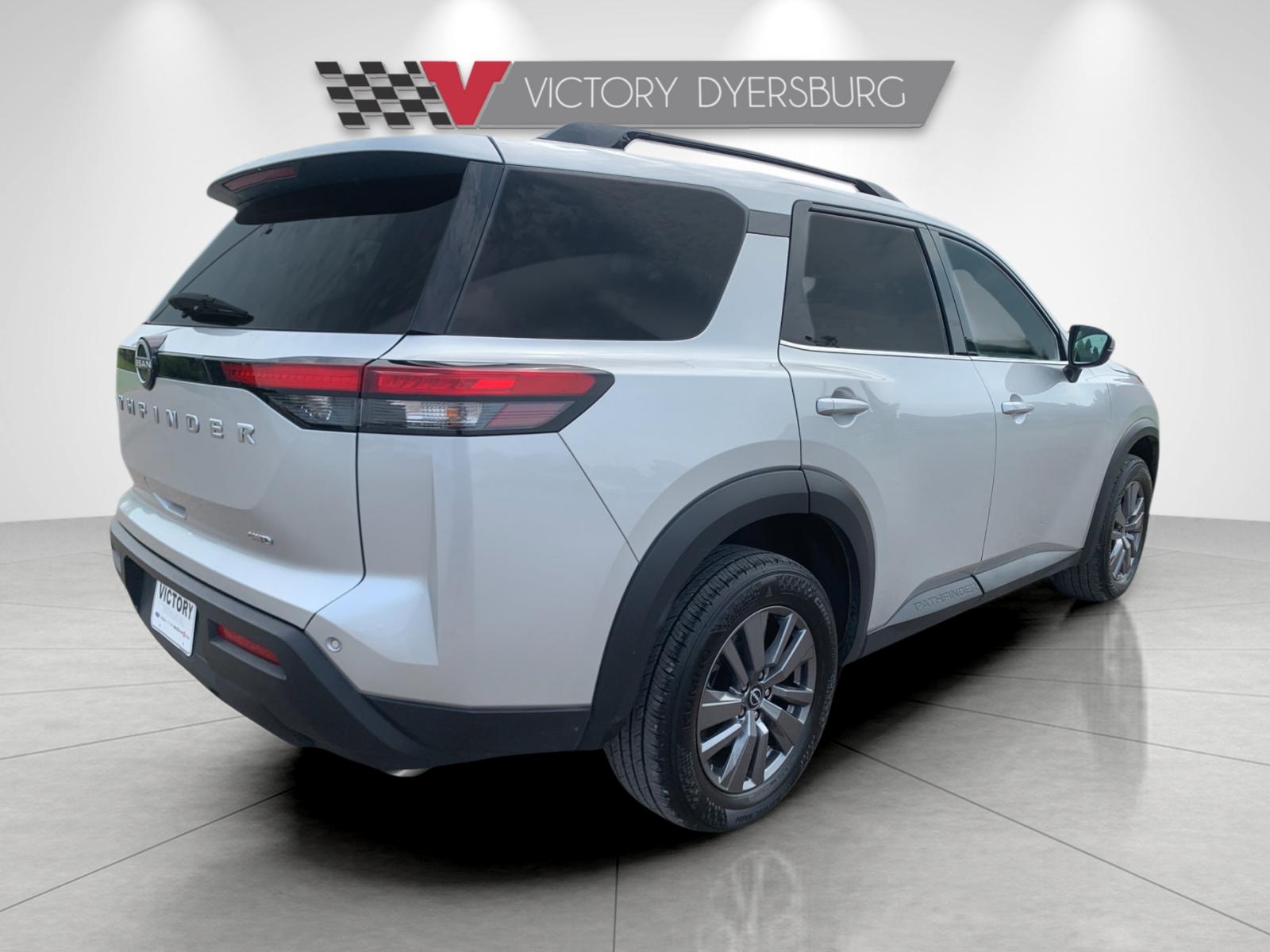 Used 2025 Silver Nissan SV image 4