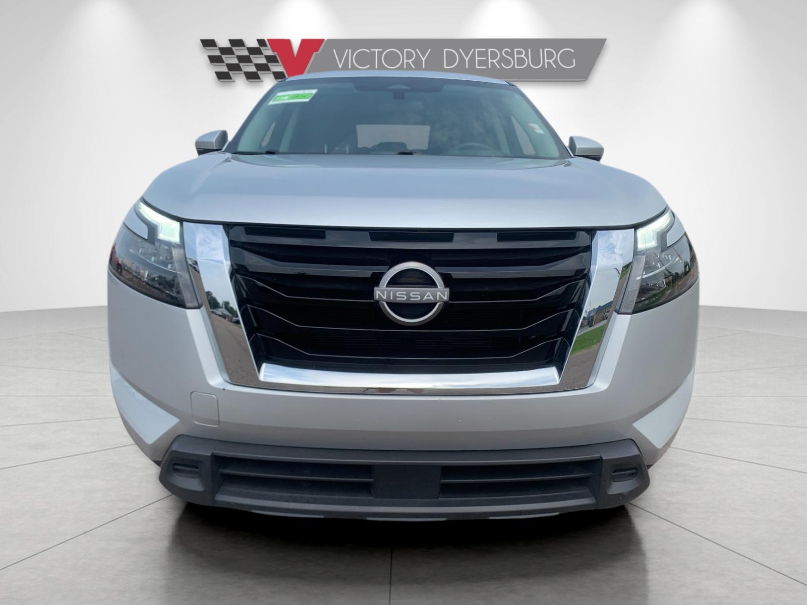 Used 2025 Silver Nissan SV image 9