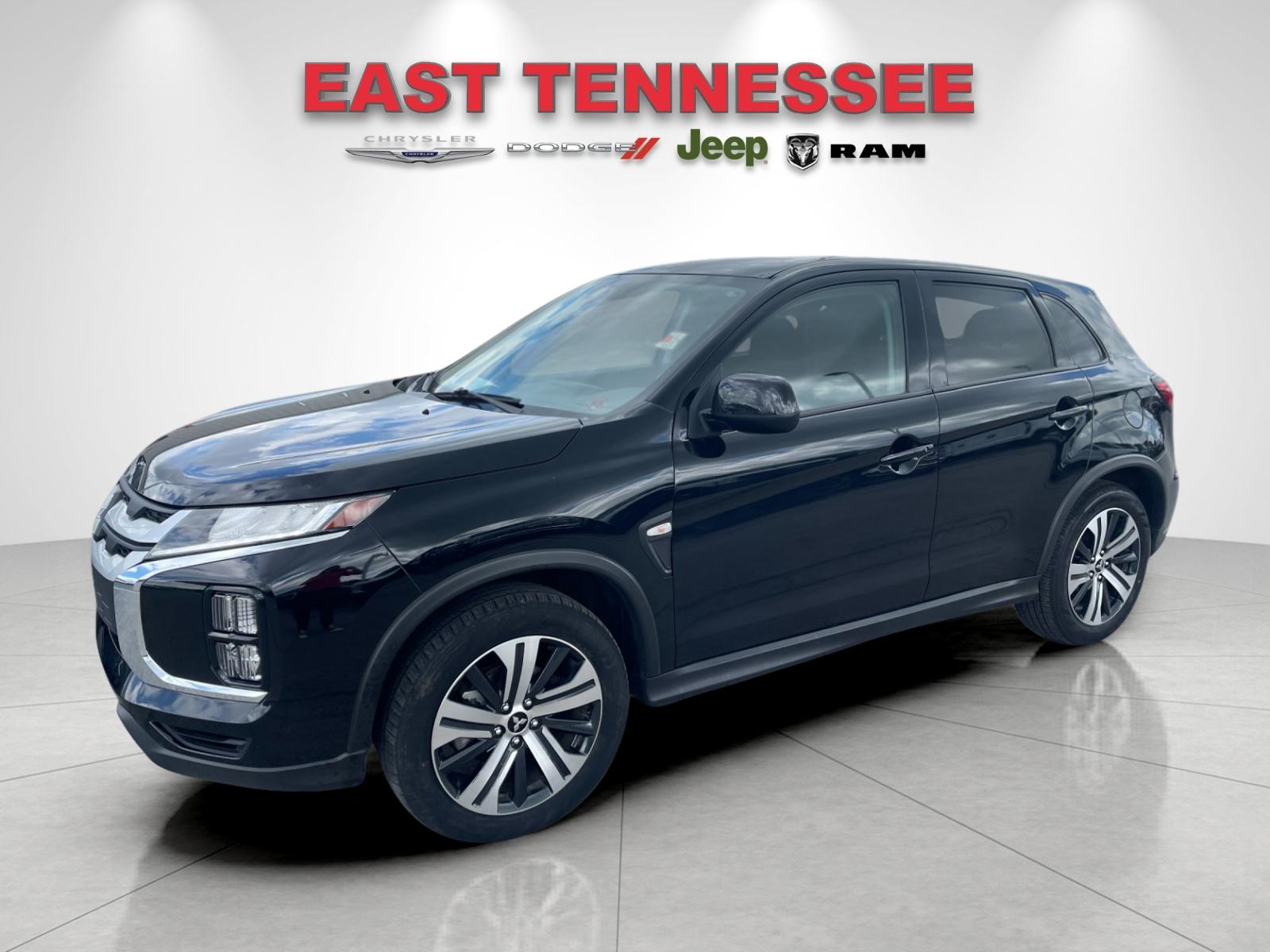 Used 2025 Silver Mitsubishi 2.0 ES image 7