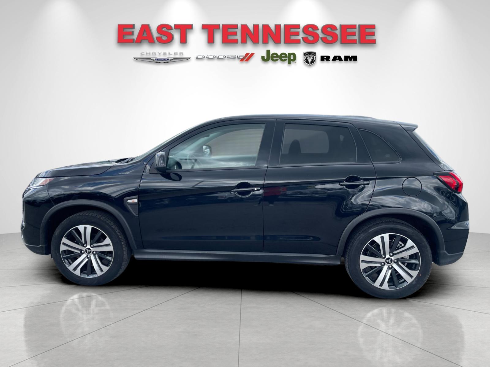 Used 2025 Silver Mitsubishi 2.0 ES image 6