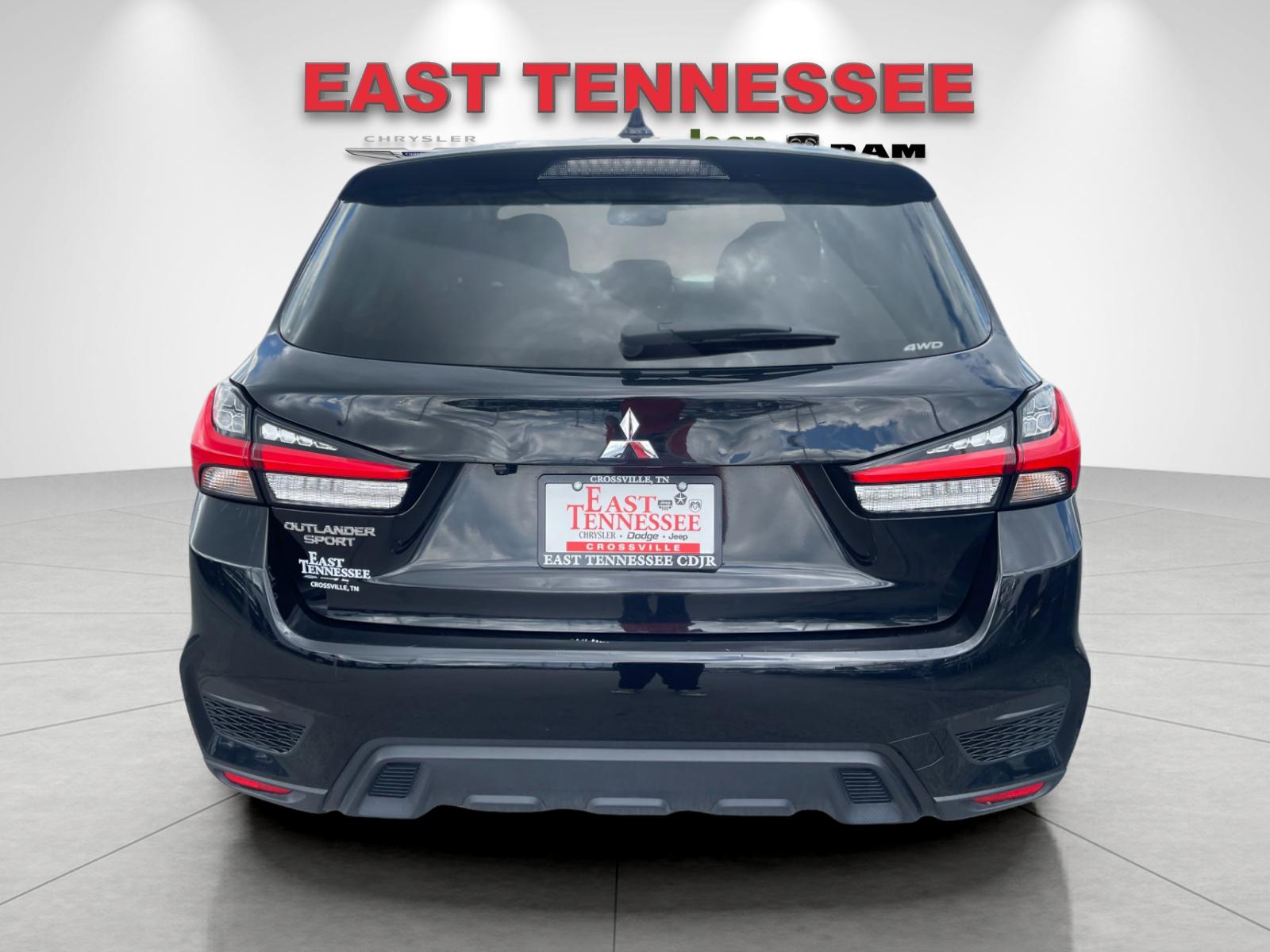 Used 2025 Silver Mitsubishi 2.0 ES image 4