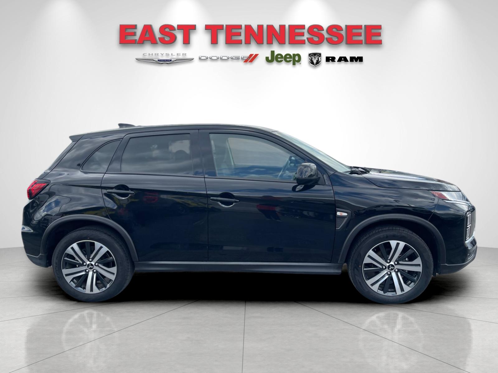 Used 2025 Silver Mitsubishi 2.0 ES image 2