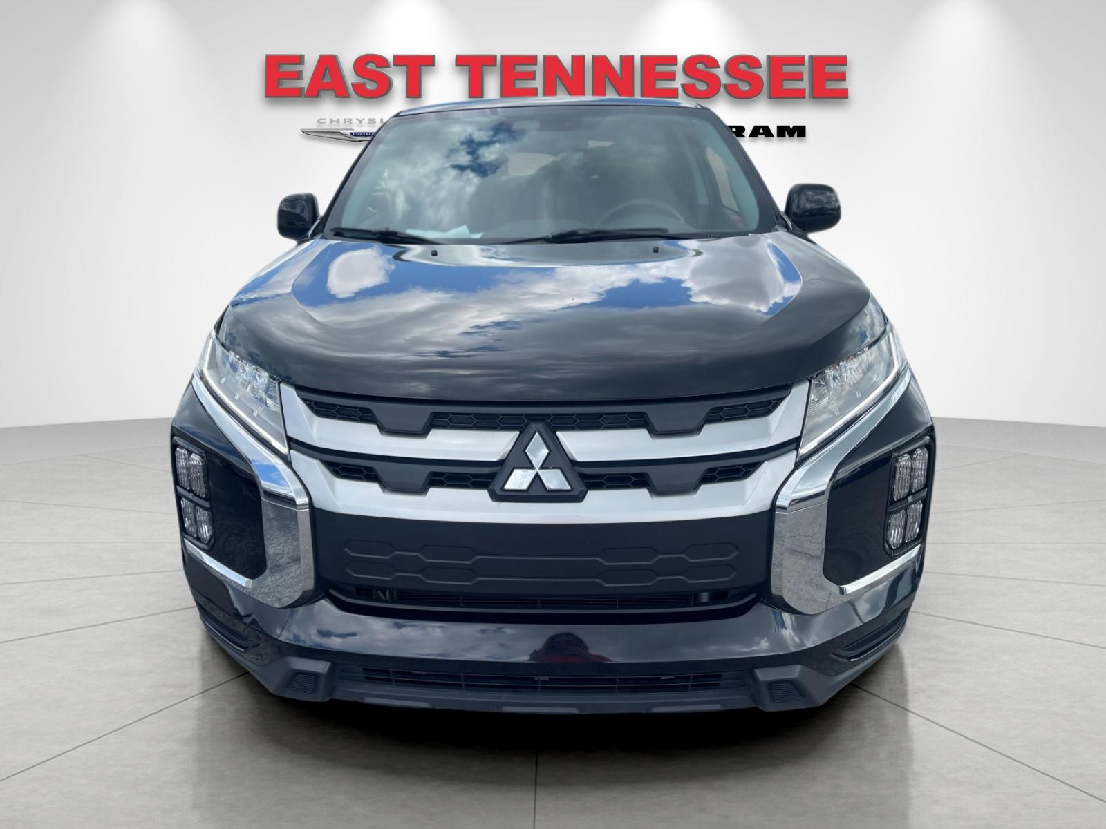 Used 2025 Silver Mitsubishi 2.0 ES image 9