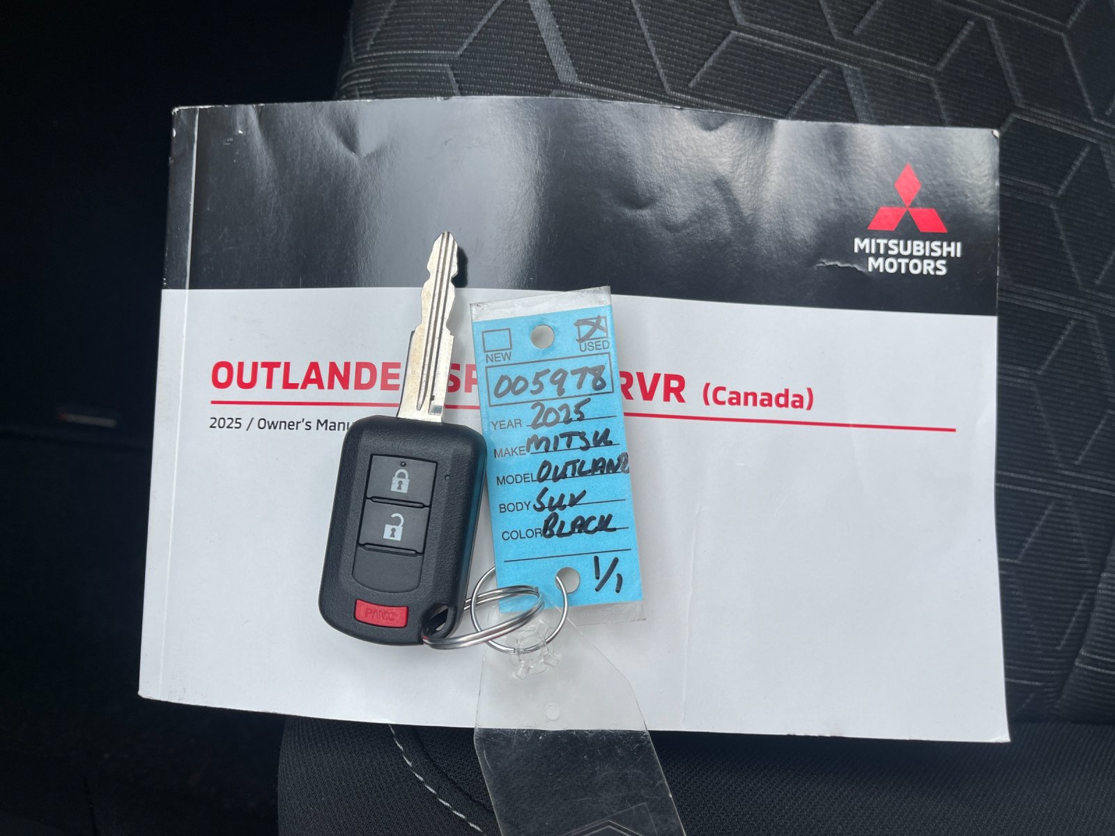 Used 2025 Silver Mitsubishi 2.0 ES image 10