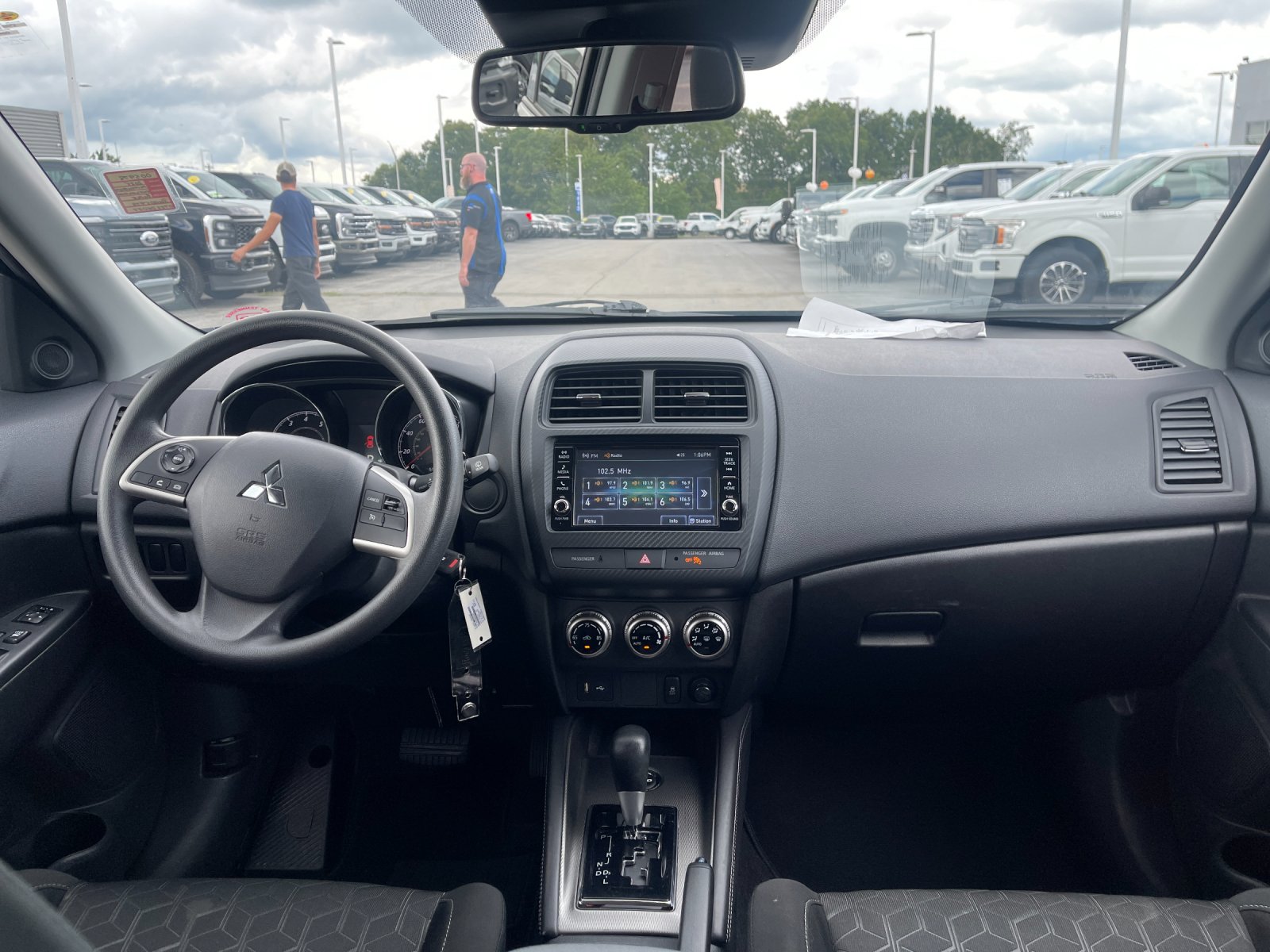Used 2025 Silver Mitsubishi 2.0 ES image 15