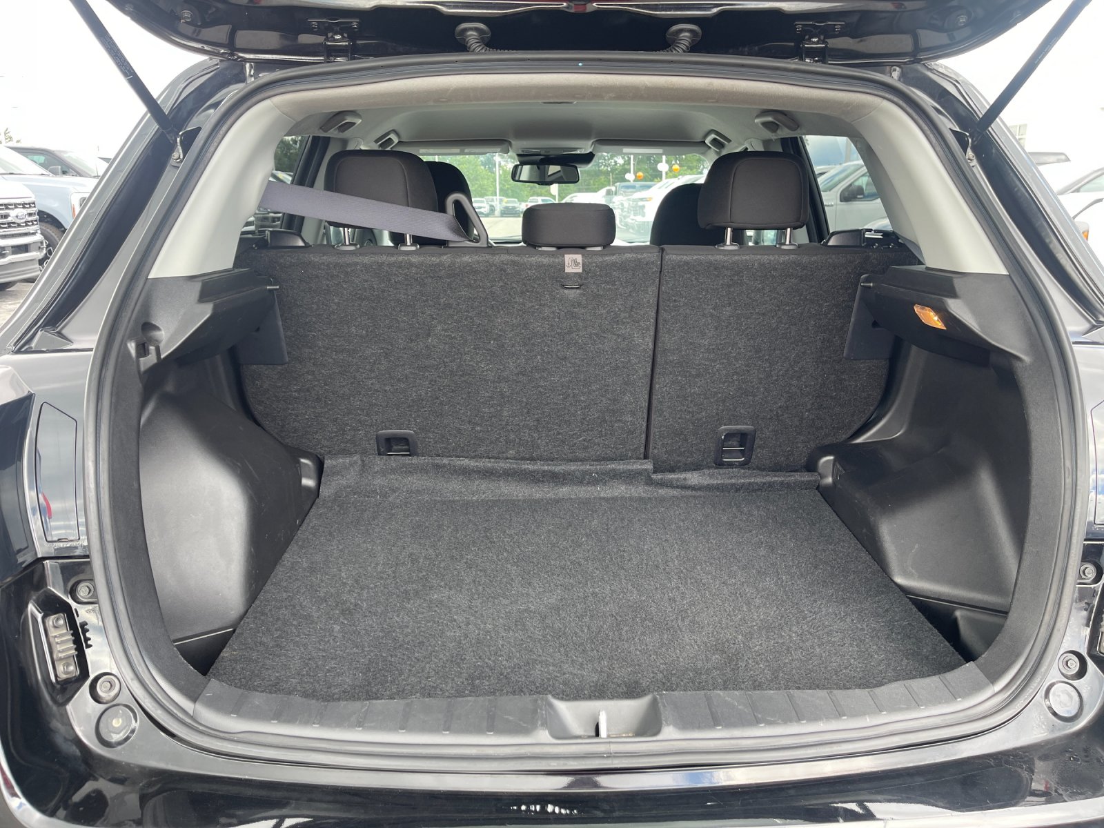 Used 2025 Silver Mitsubishi 2.0 ES image 17