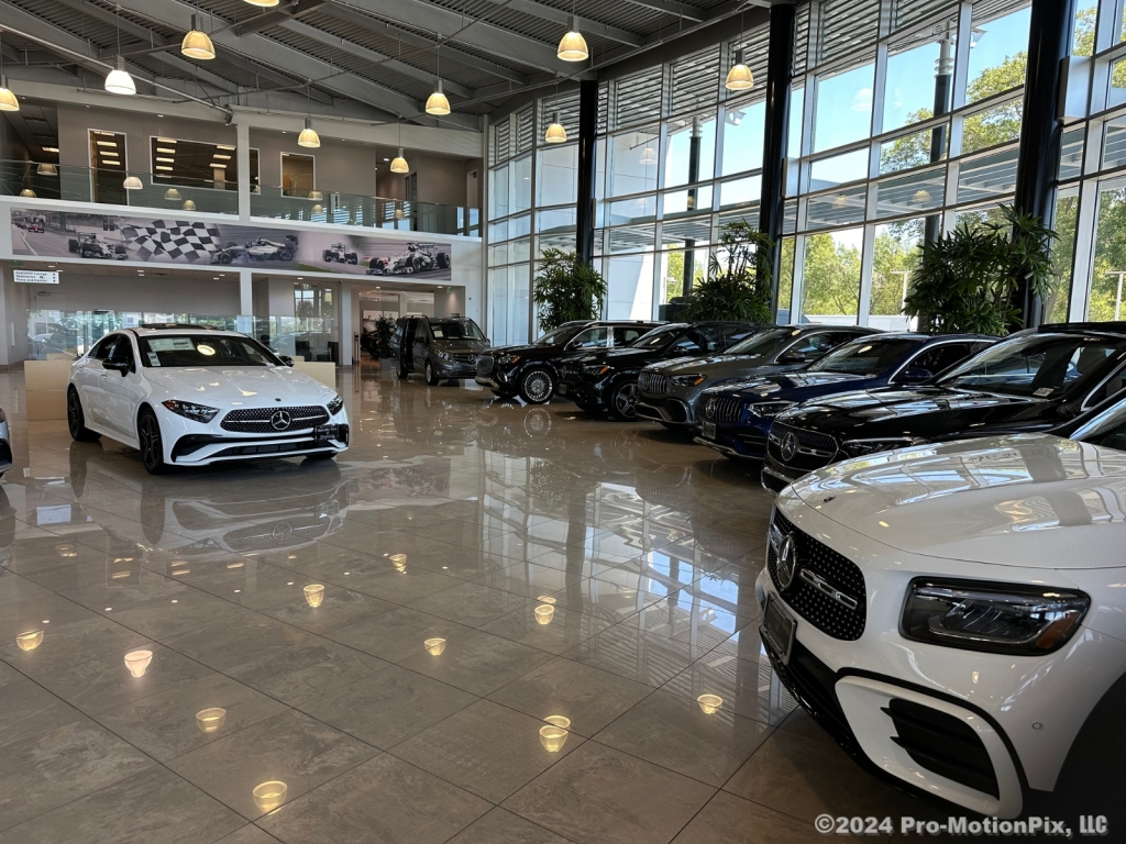 Certified Used 2023 Obsidian Black Metallic Mercedes-Benz 580 4D Sport Utility 4MATIC® image 6