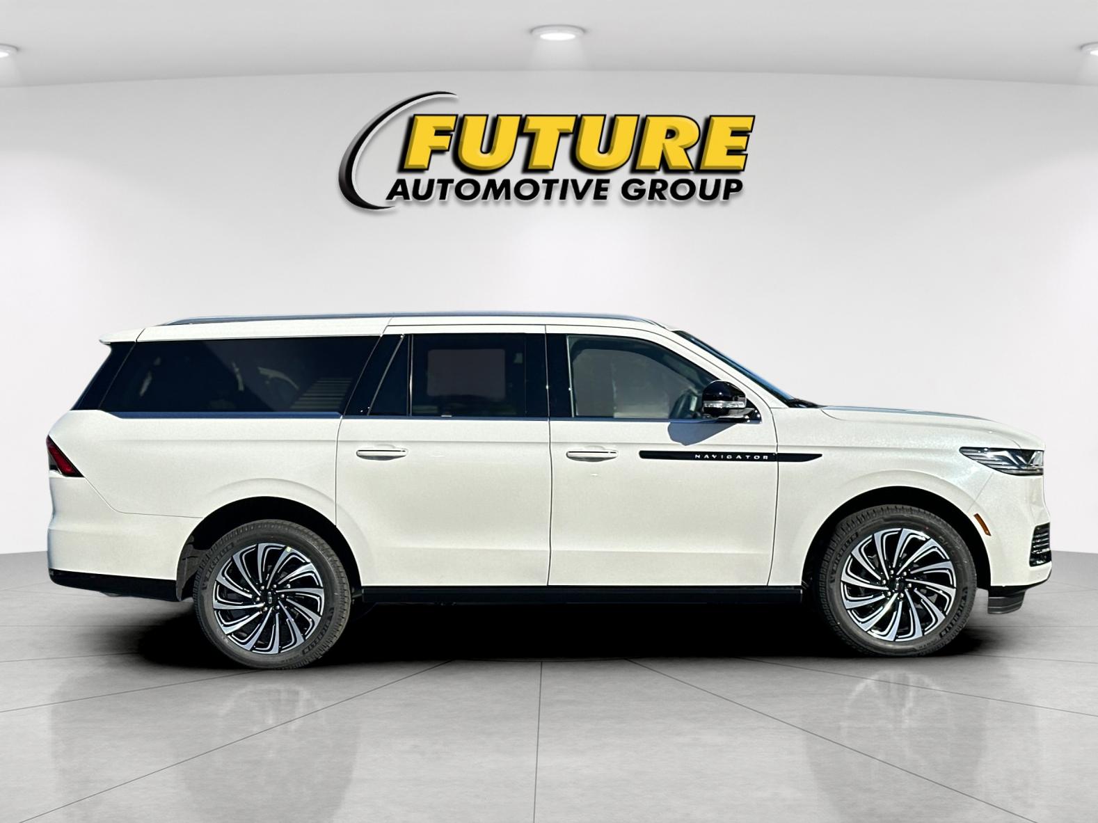 New 2027 Pristine White Metallic Tri-Coat Lincoln Black Label L image 2