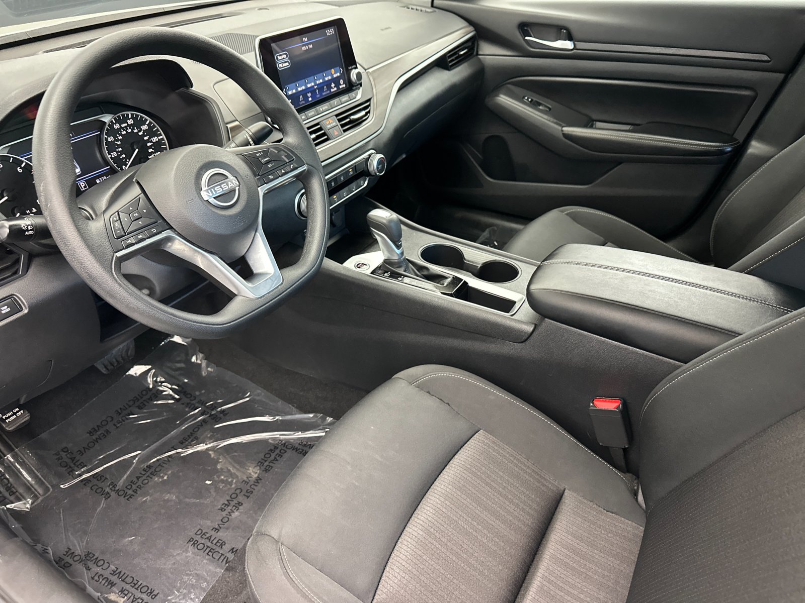 Used 2025 White Nissan 2.5 SV image 9