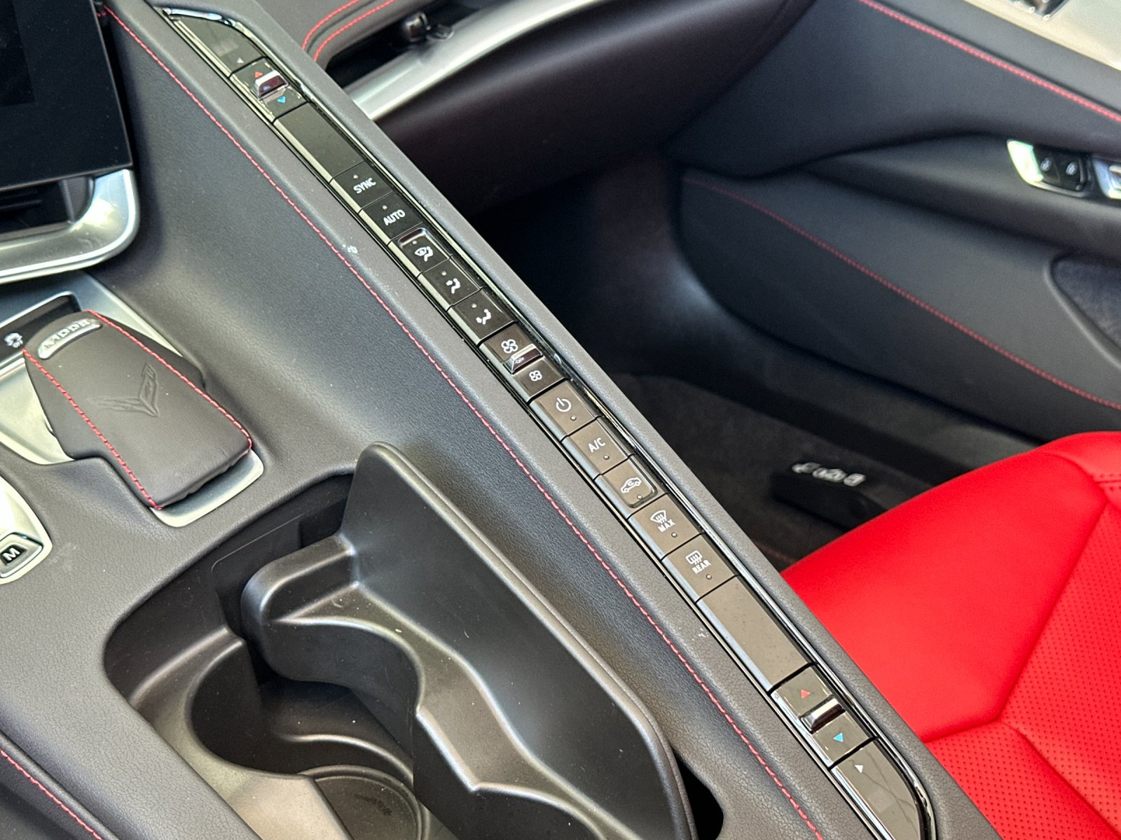 Used 2023  Chevrolet Stingray image 16