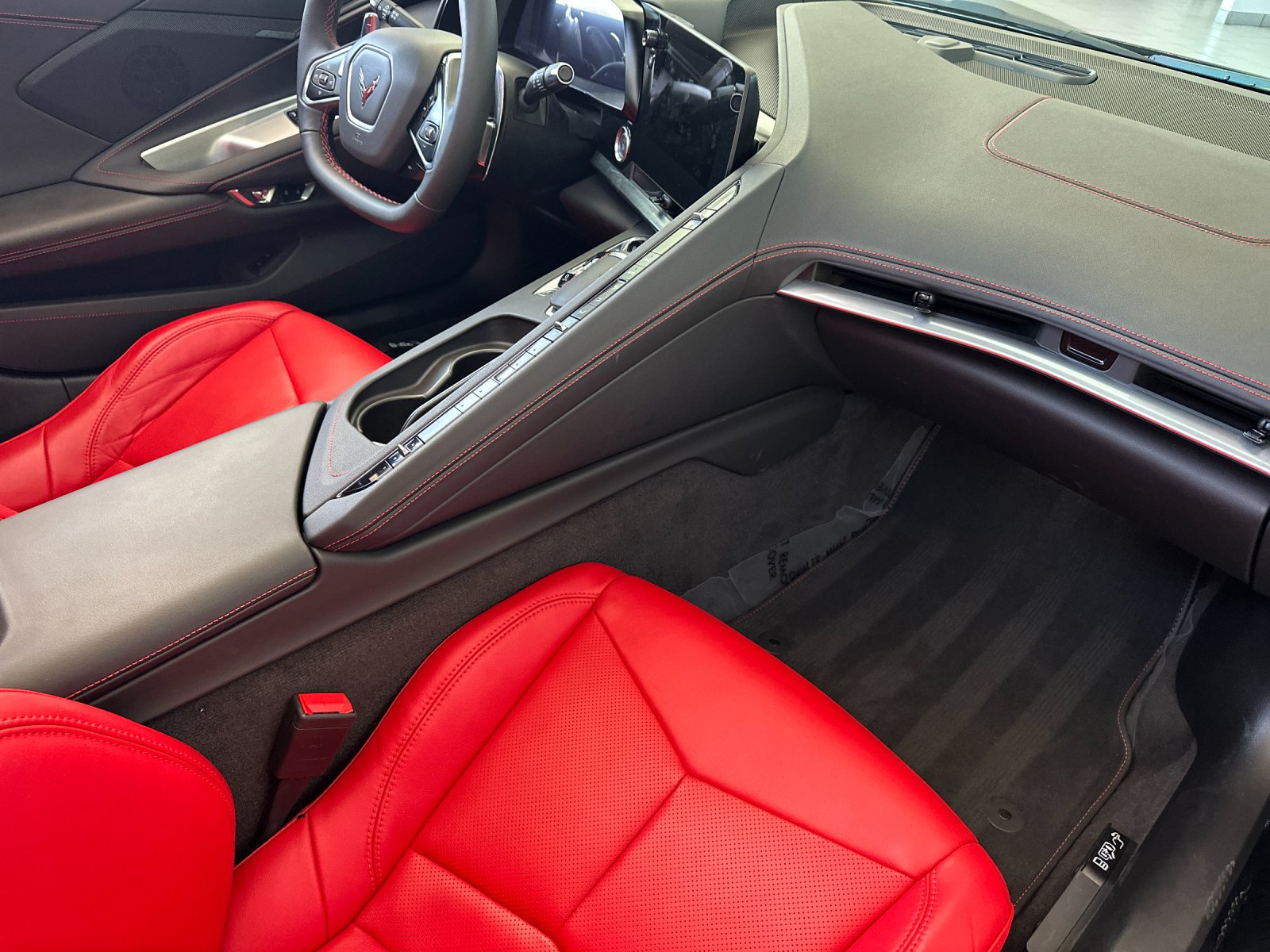 Used 2023  Chevrolet Stingray image 13